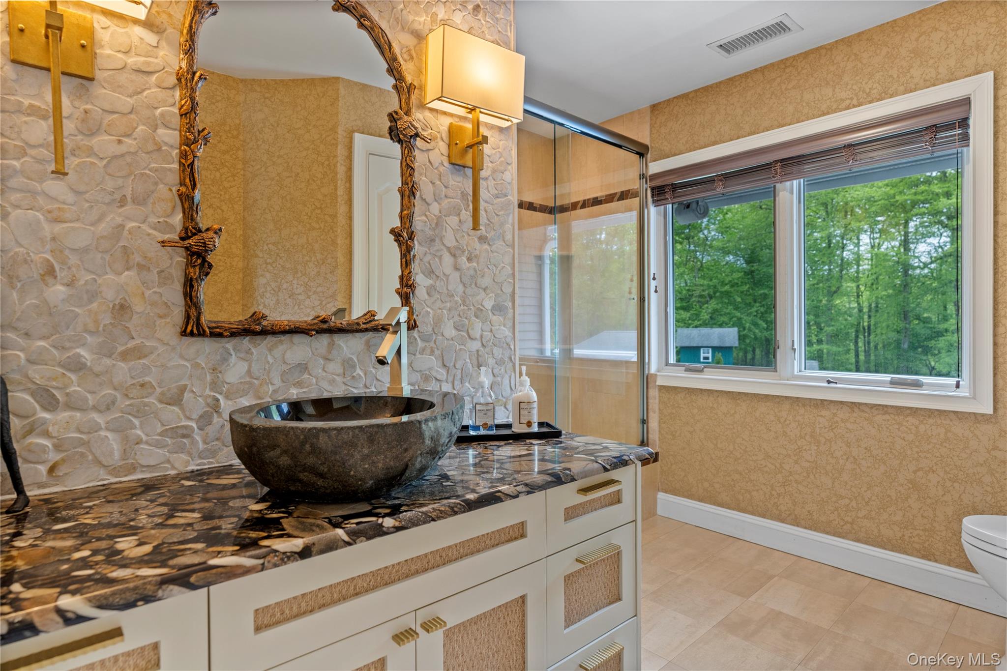10 Crick Holly Lane
