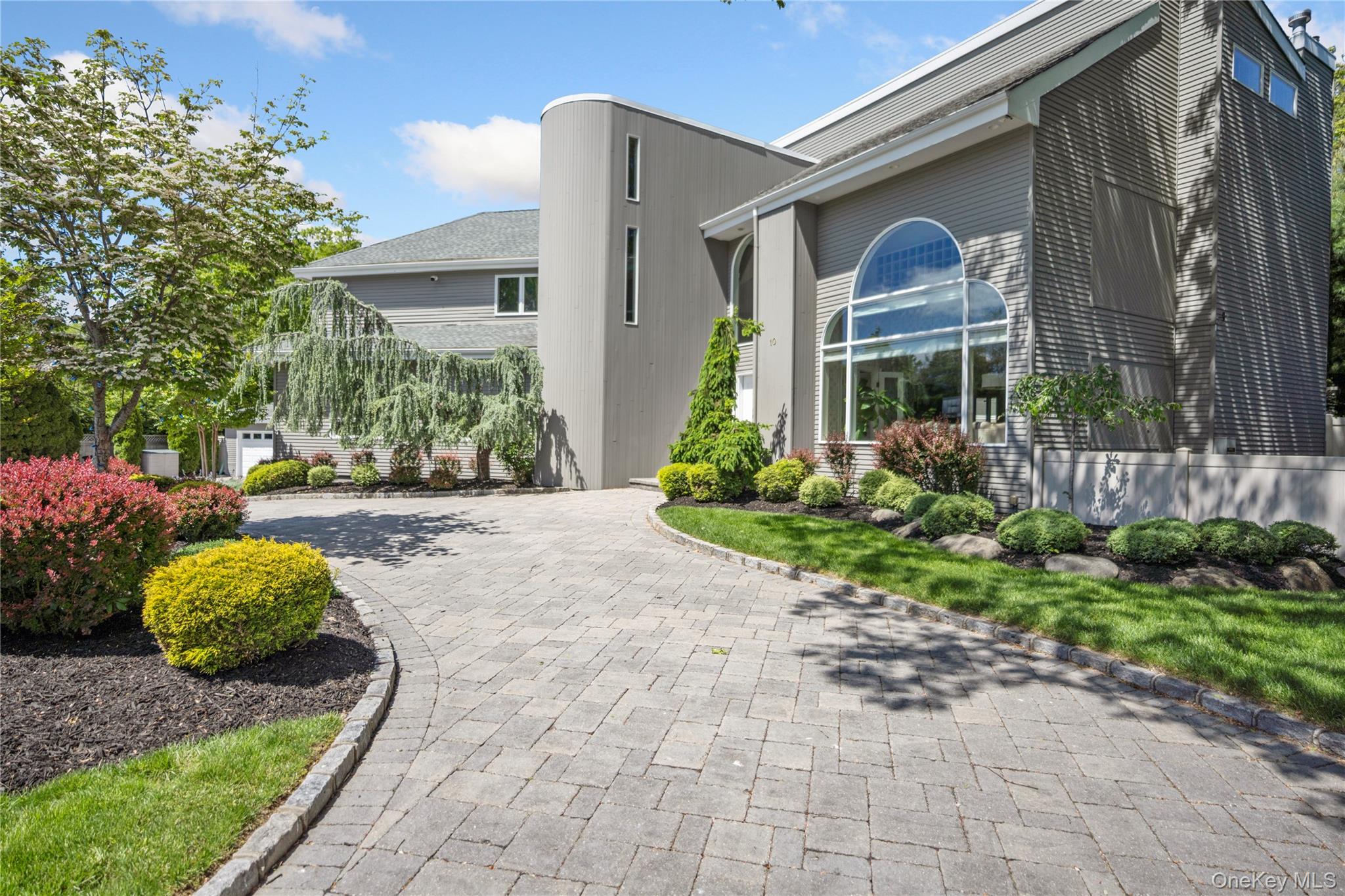 10 Crick Holly Lane