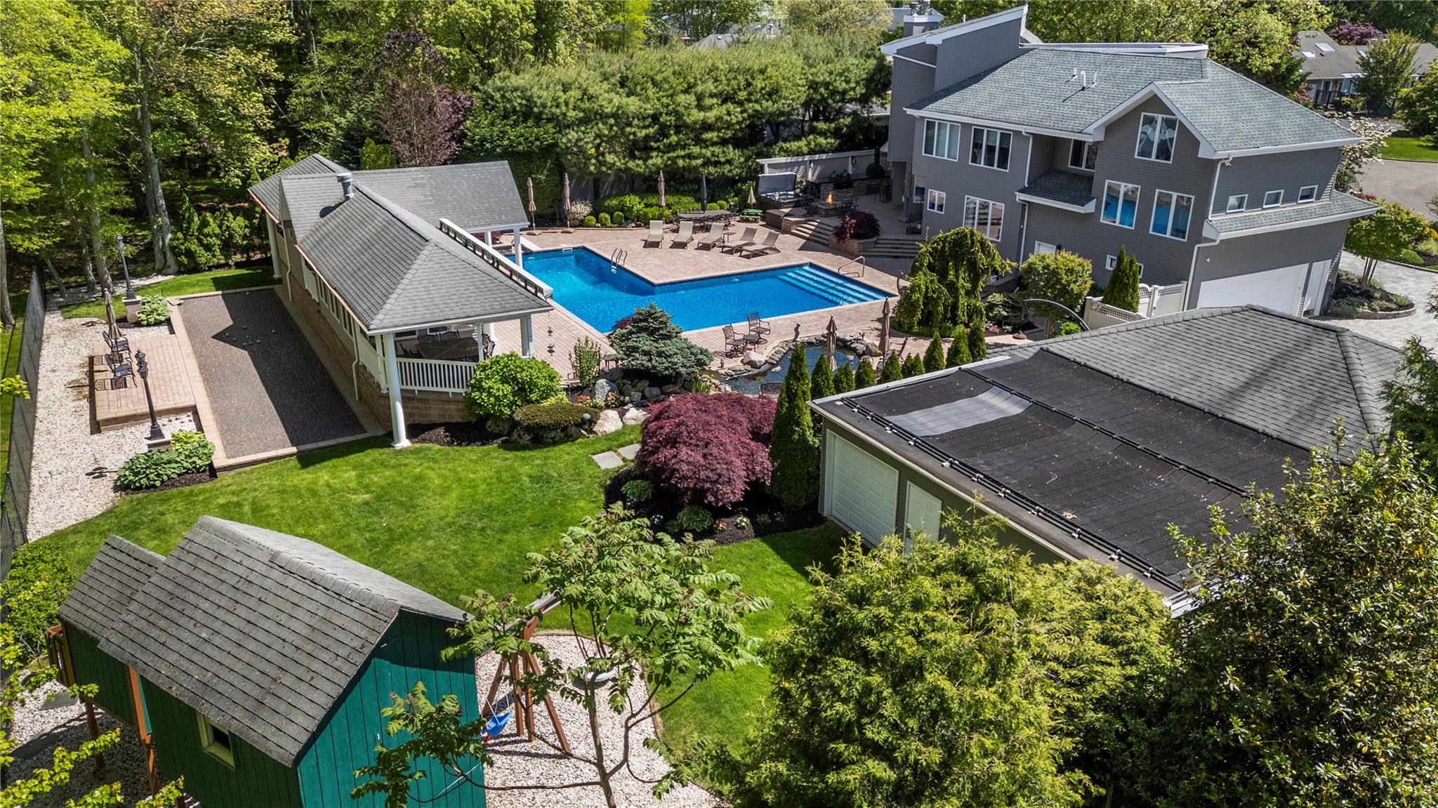 10 Crick Holly Lane