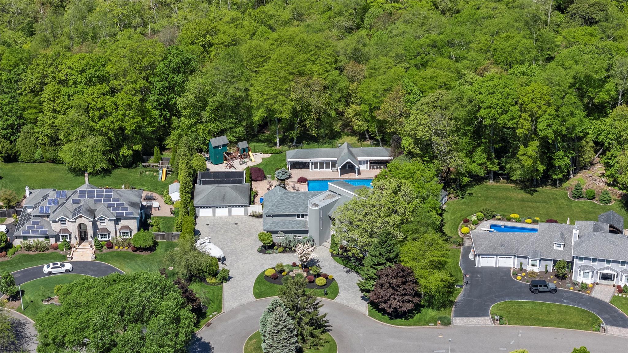 10 Crick Holly Lane
