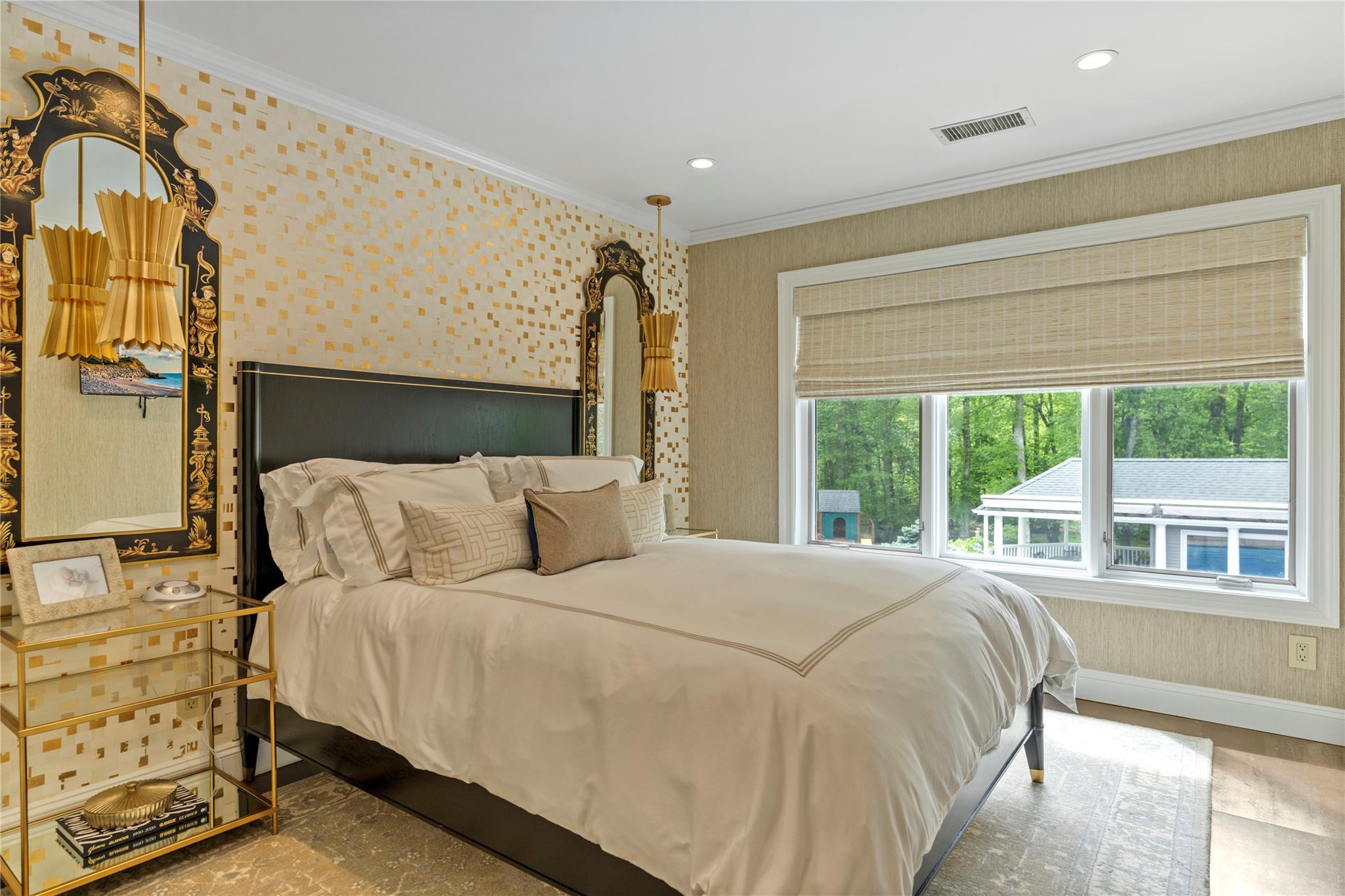 10 Crick Holly Lane