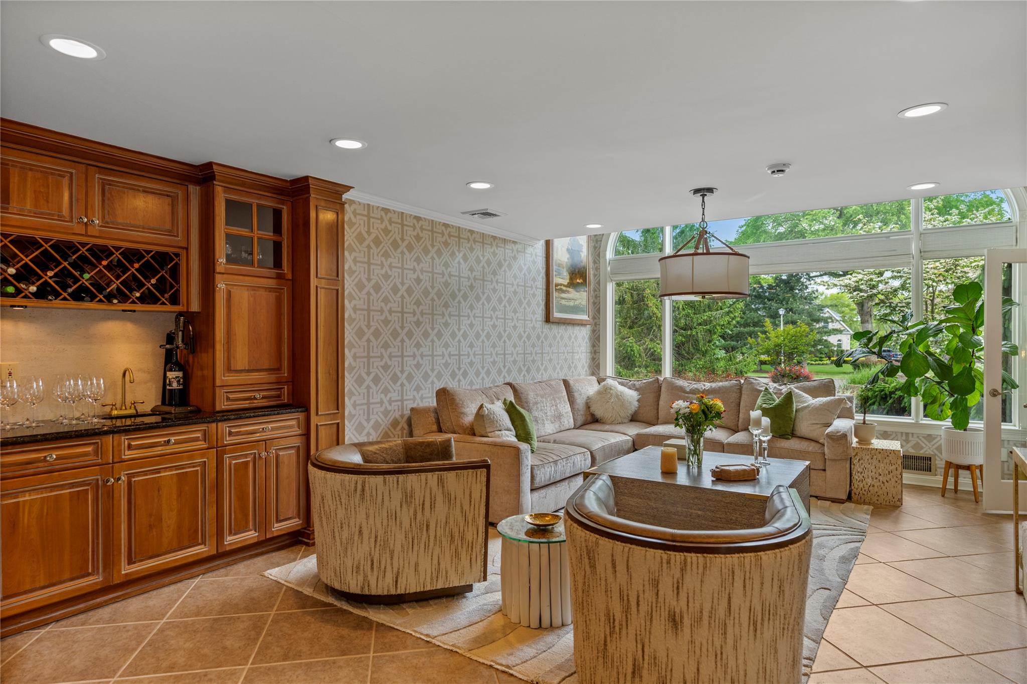 10 Crick Holly Lane