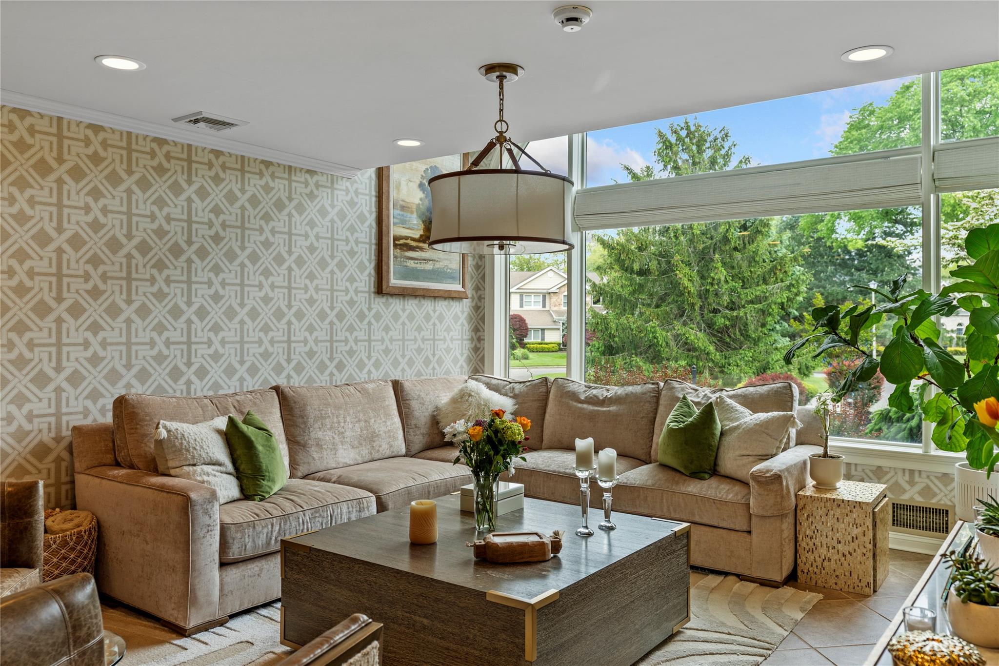 10 Crick Holly Lane