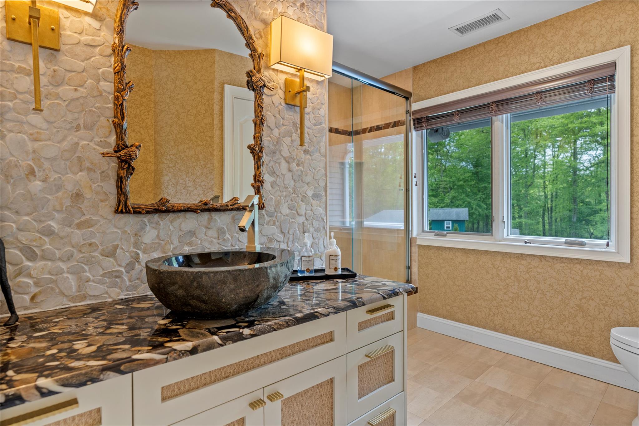 10 Crick Holly Lane