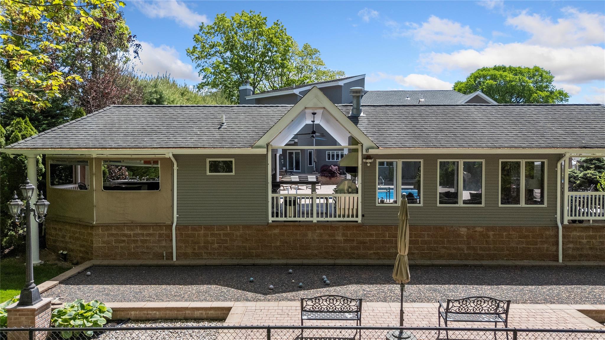 10 Crick Holly Lane
