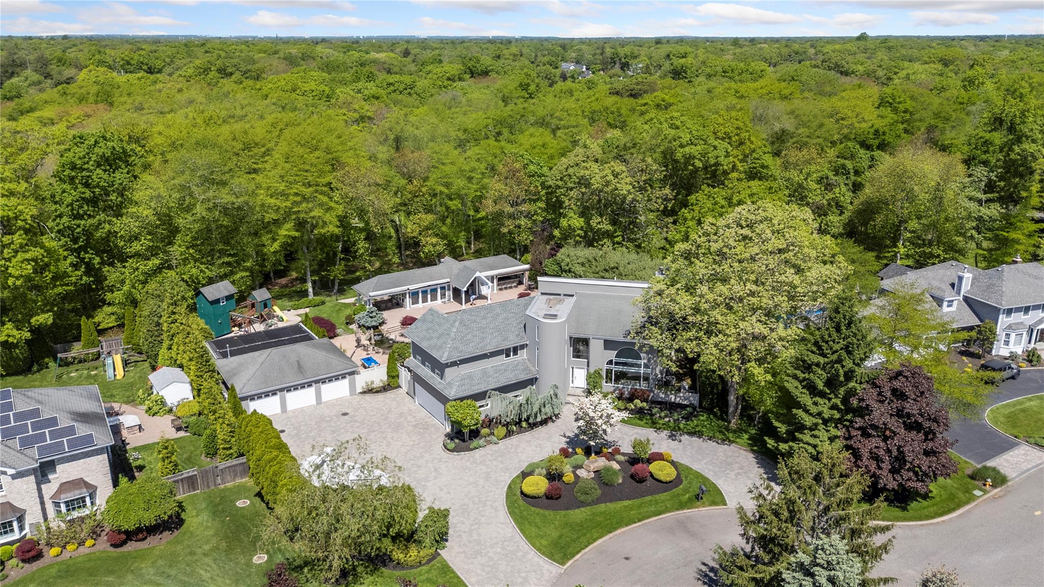 10 Crick Holly Lane