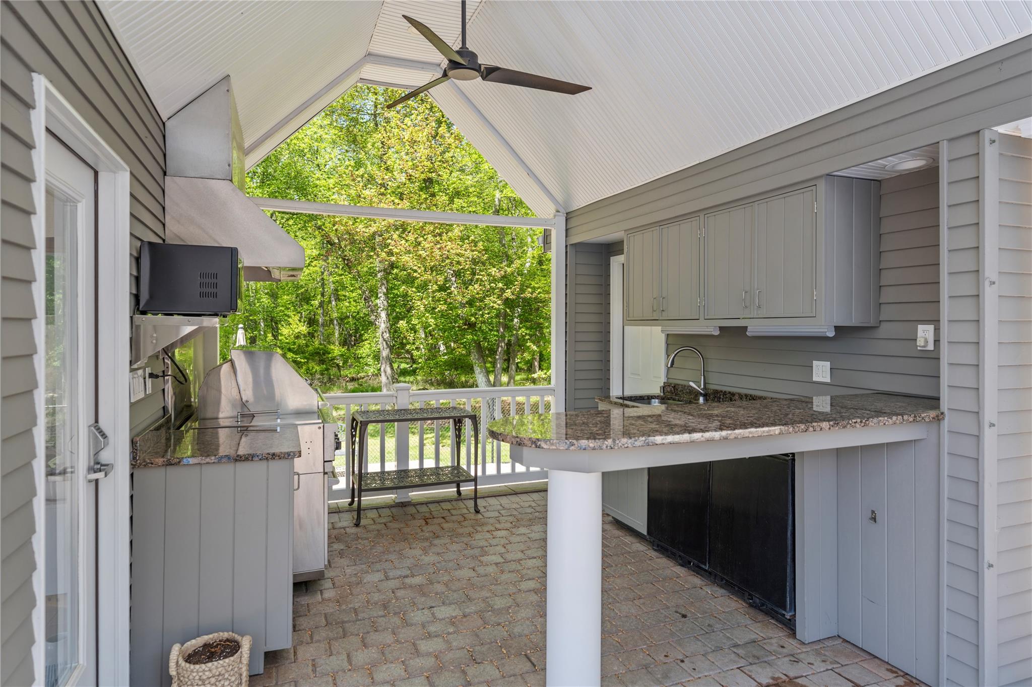 10 Crick Holly Lane