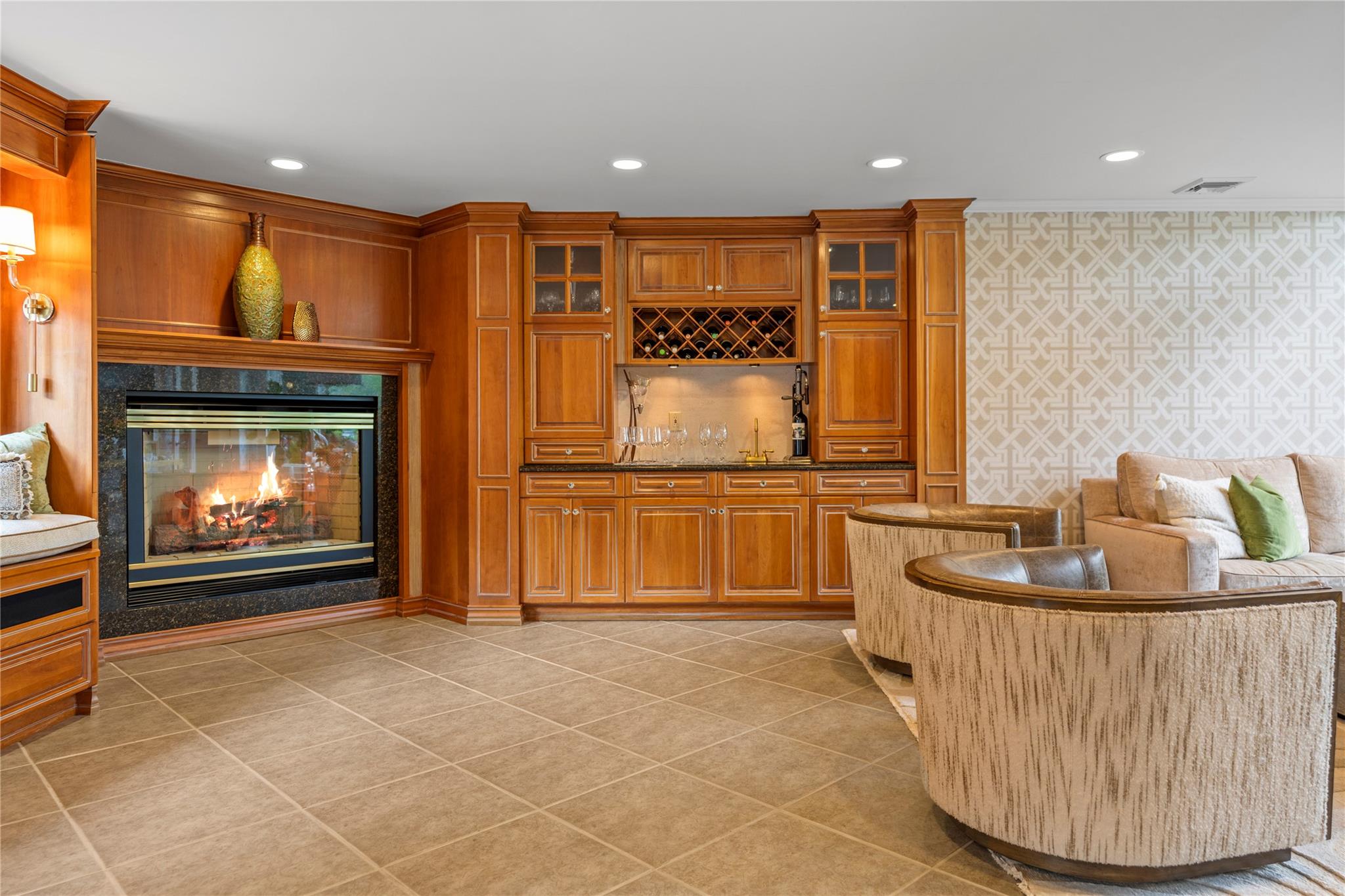 10 Crick Holly Lane