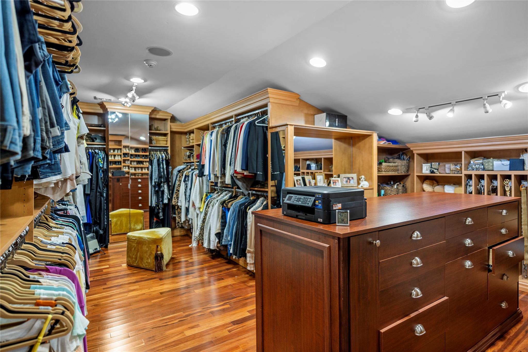 10 Crick Holly Lane