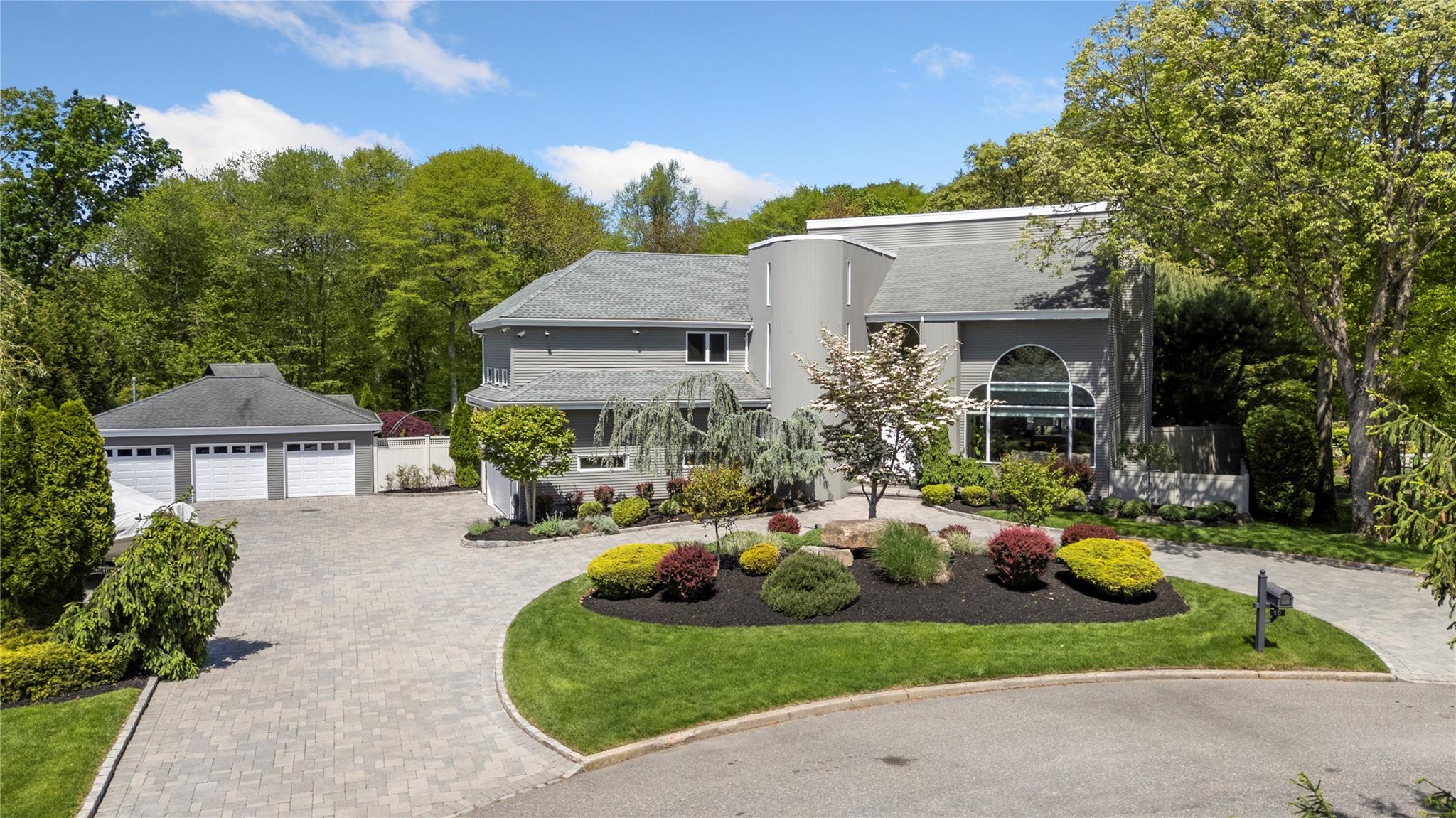10 Crick Holly Lane