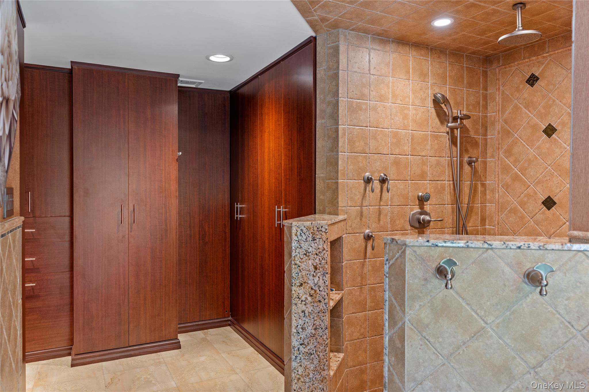 10 Crick Holly Lane