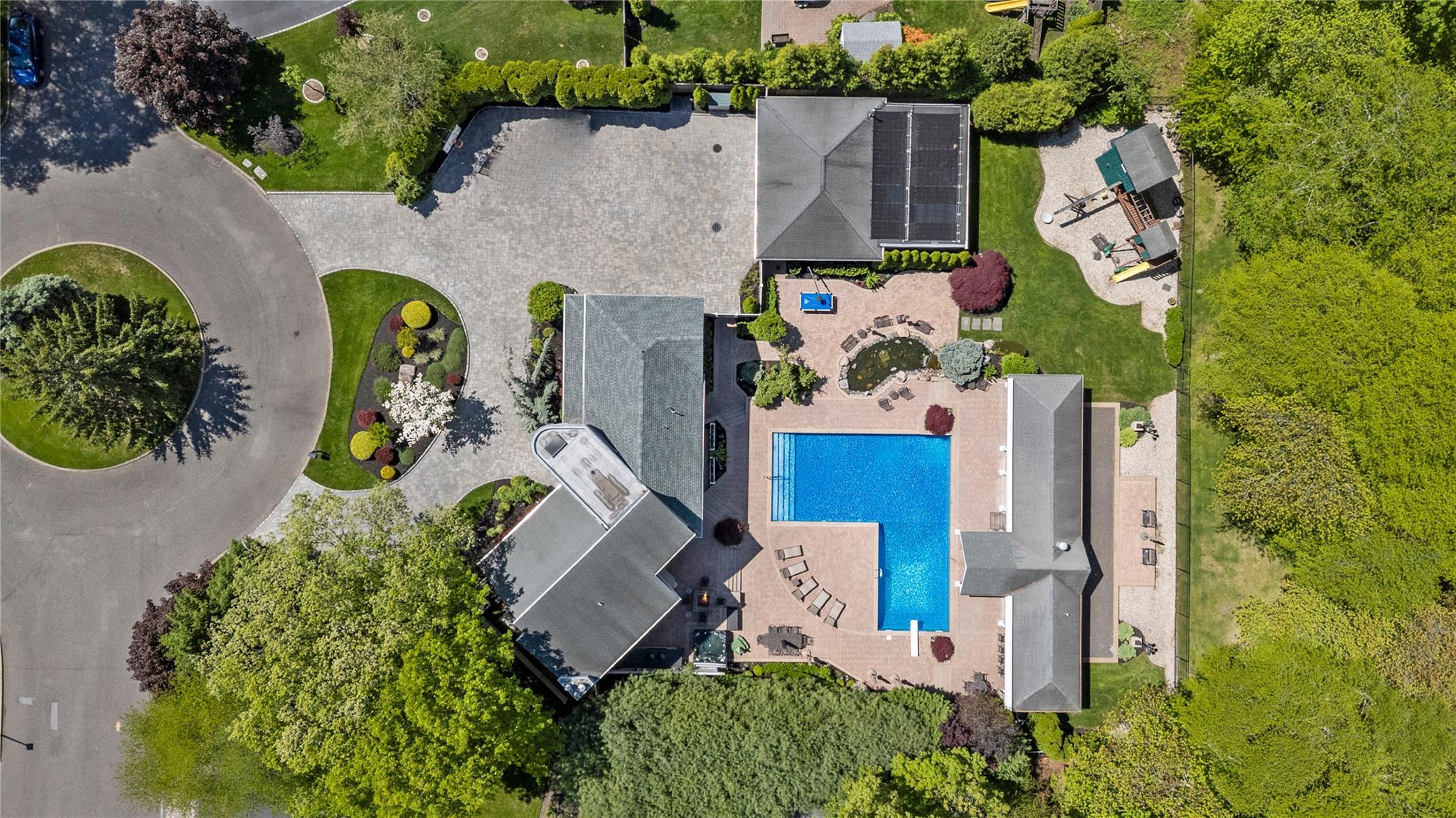 10 Crick Holly Lane