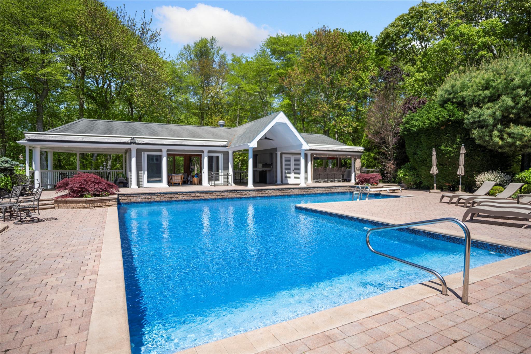 10 Crick Holly Lane