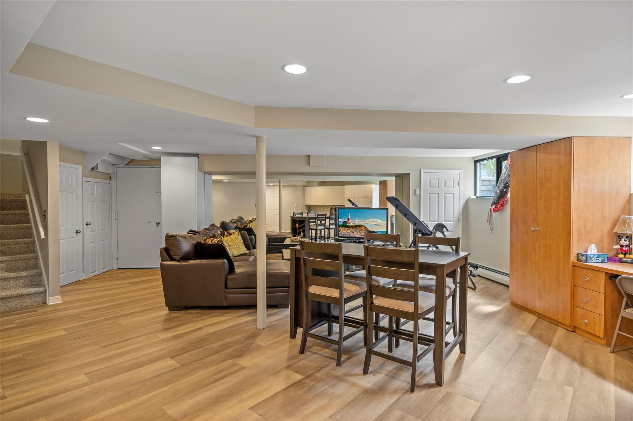 10 Crick Holly Lane
