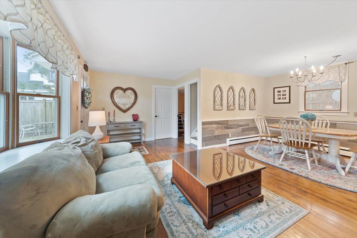 5 1/2 Oakwood Avenue
