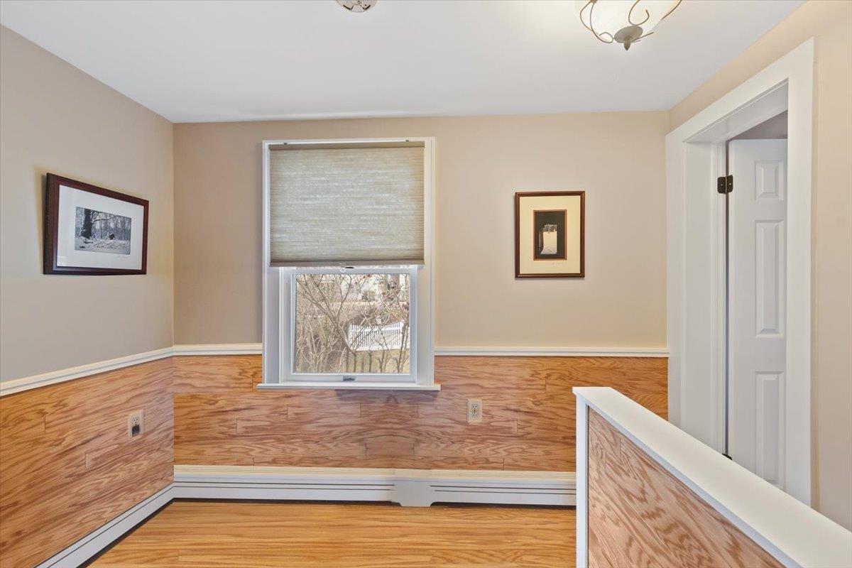 5 1/2 Oakwood Avenue