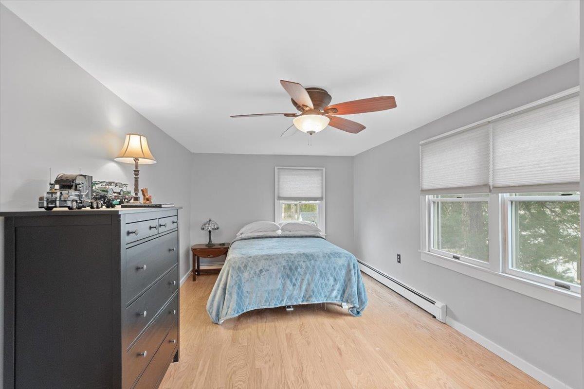 5 1/2 Oakwood Avenue