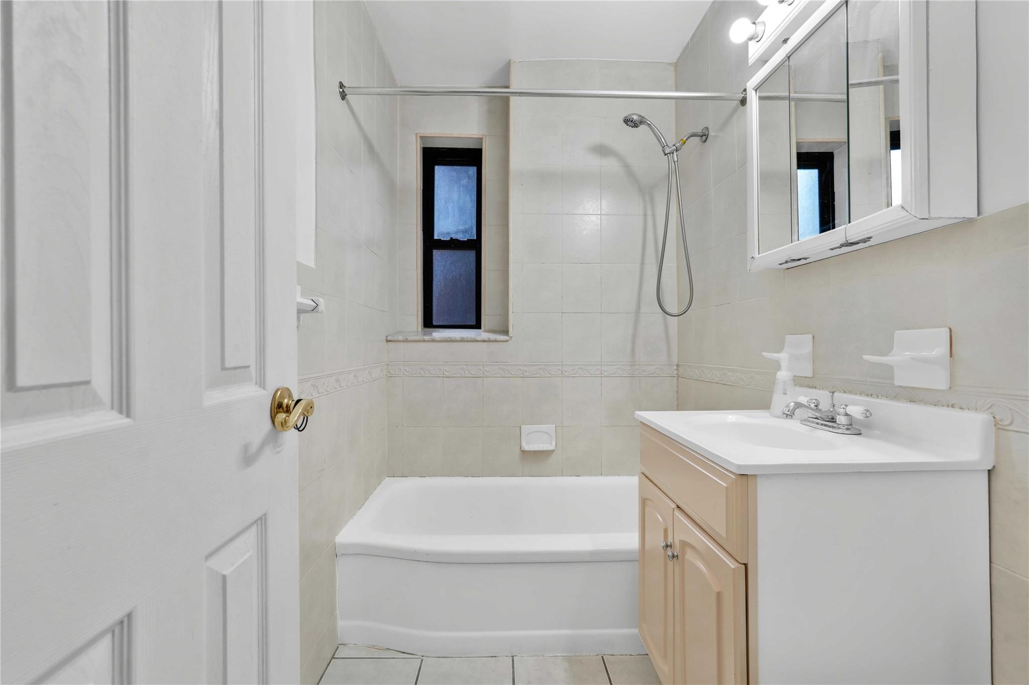 37-50 87th Street Unit: 4A