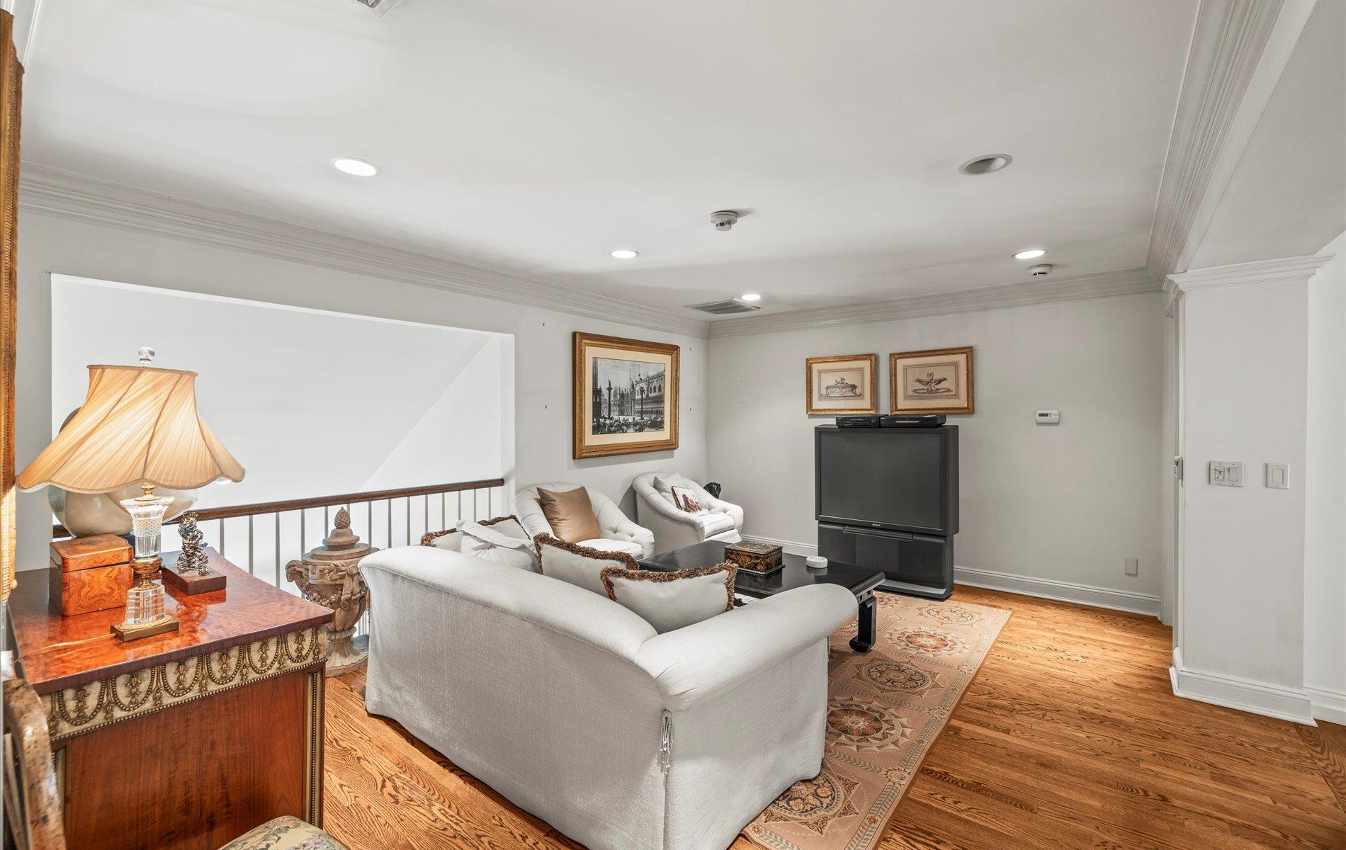5 Hickory Court