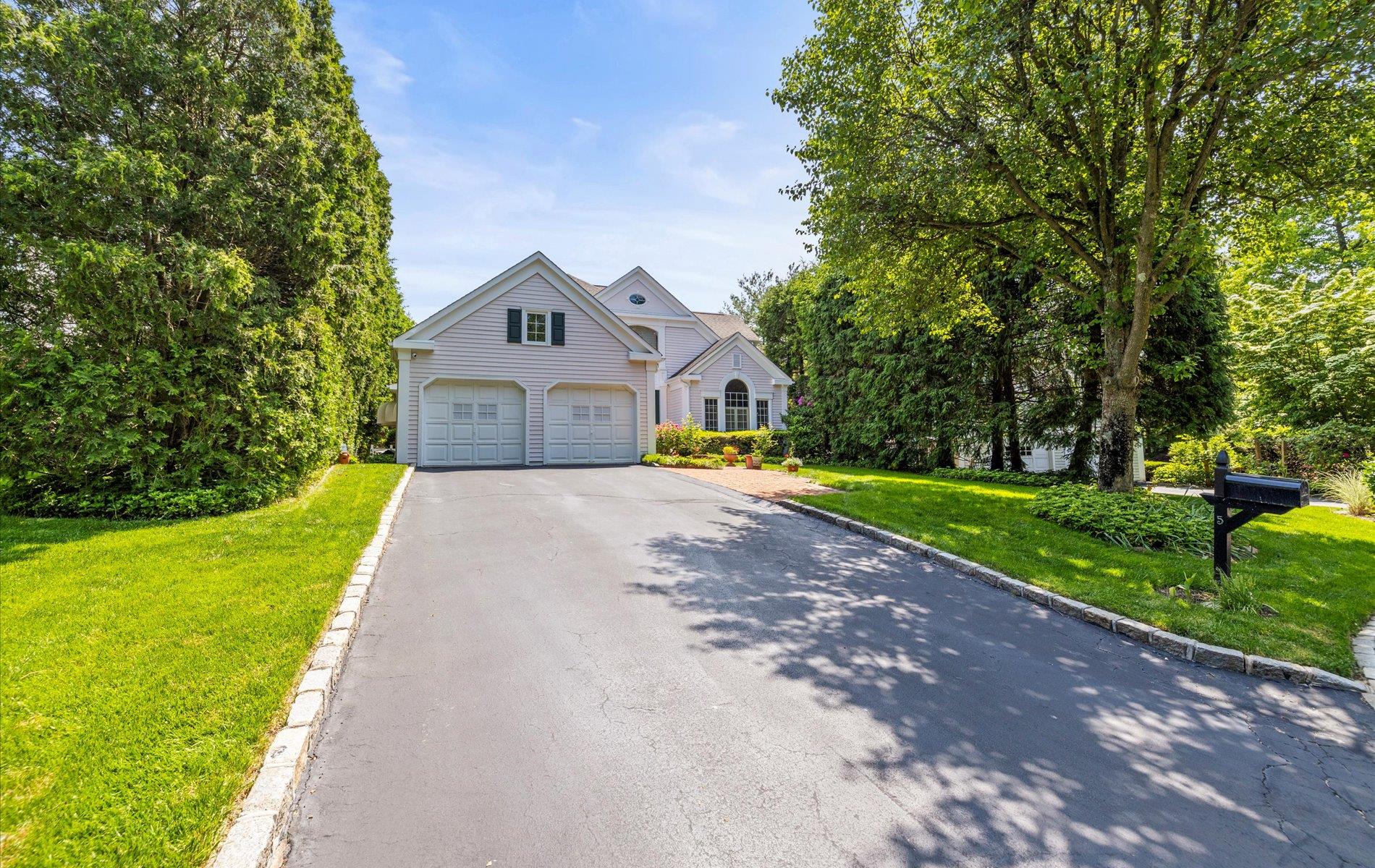 5 Hickory Court