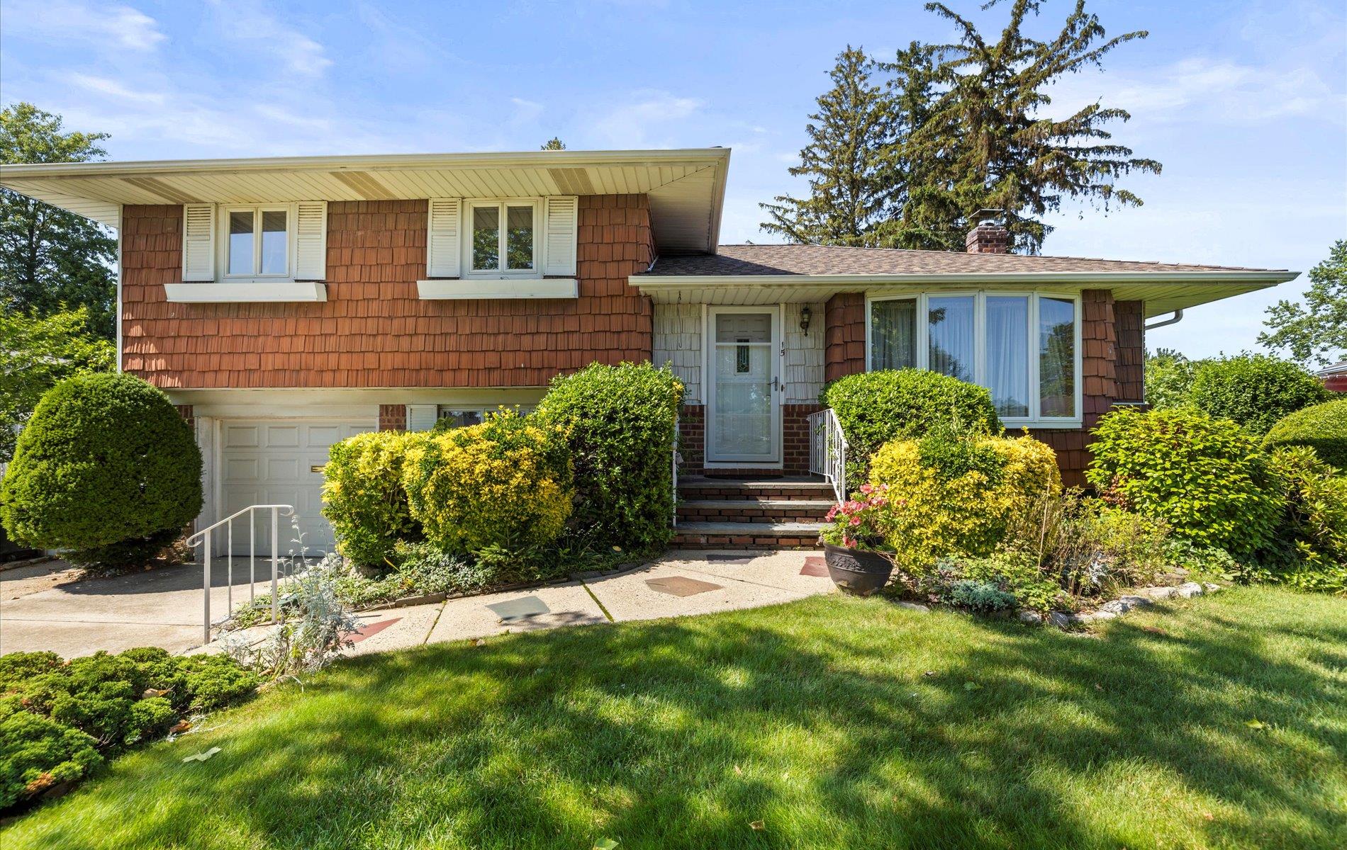 15 Lane Avenue