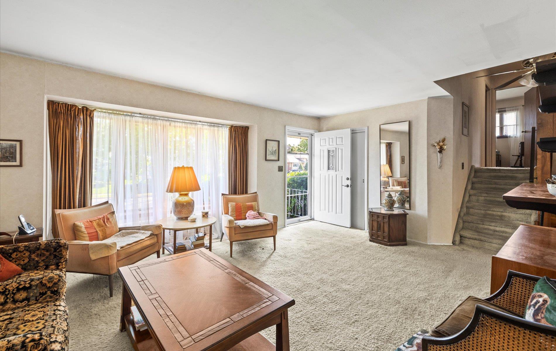 15 Lane Avenue