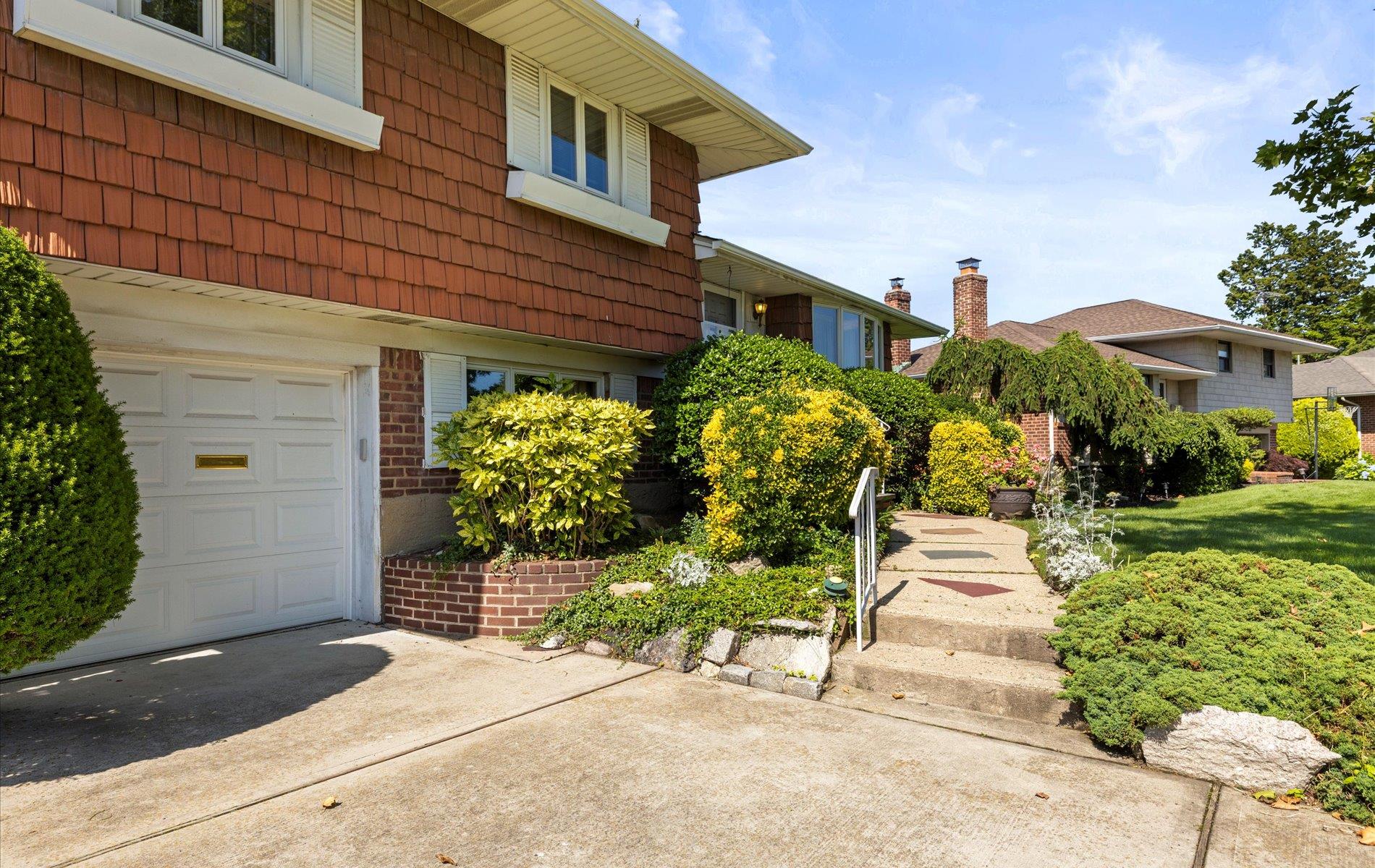 15 Lane Avenue