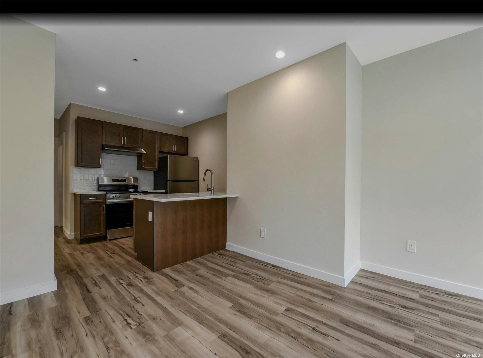 400 A New York Avenue Unit: 2