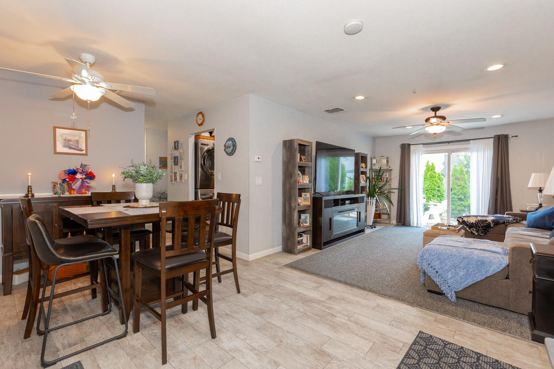 605 Cabot Court E Unit: 605