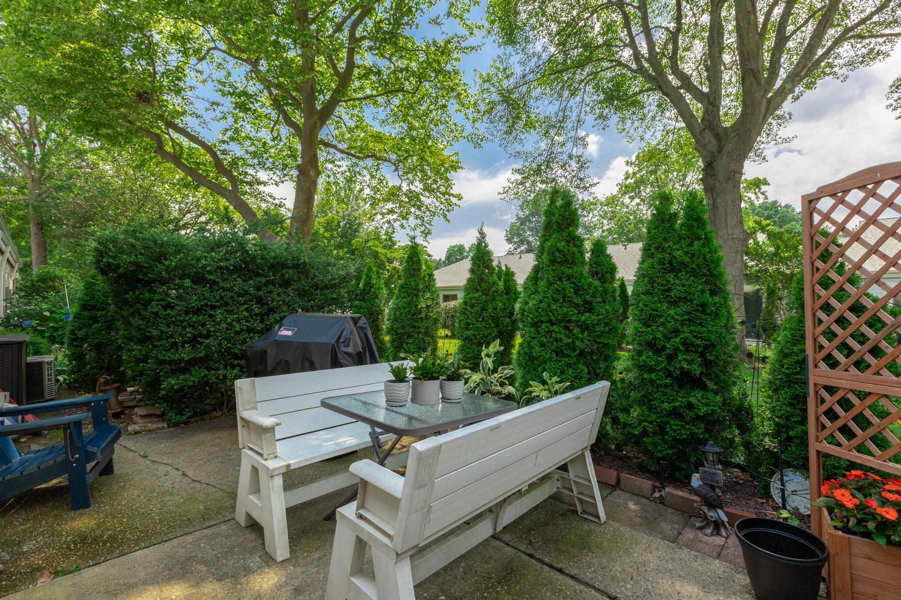605 Cabot Court E Unit: 605