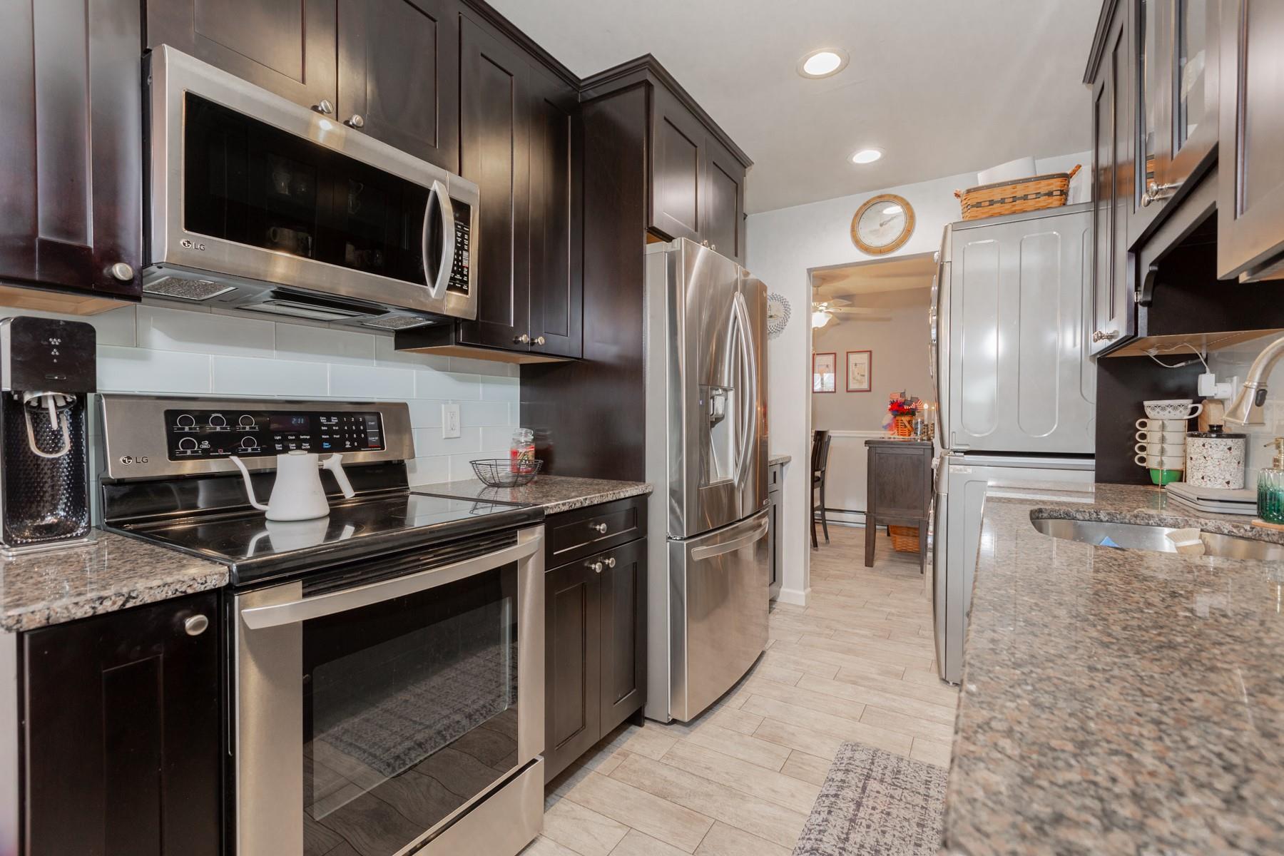 605 Cabot Court E Unit: 605