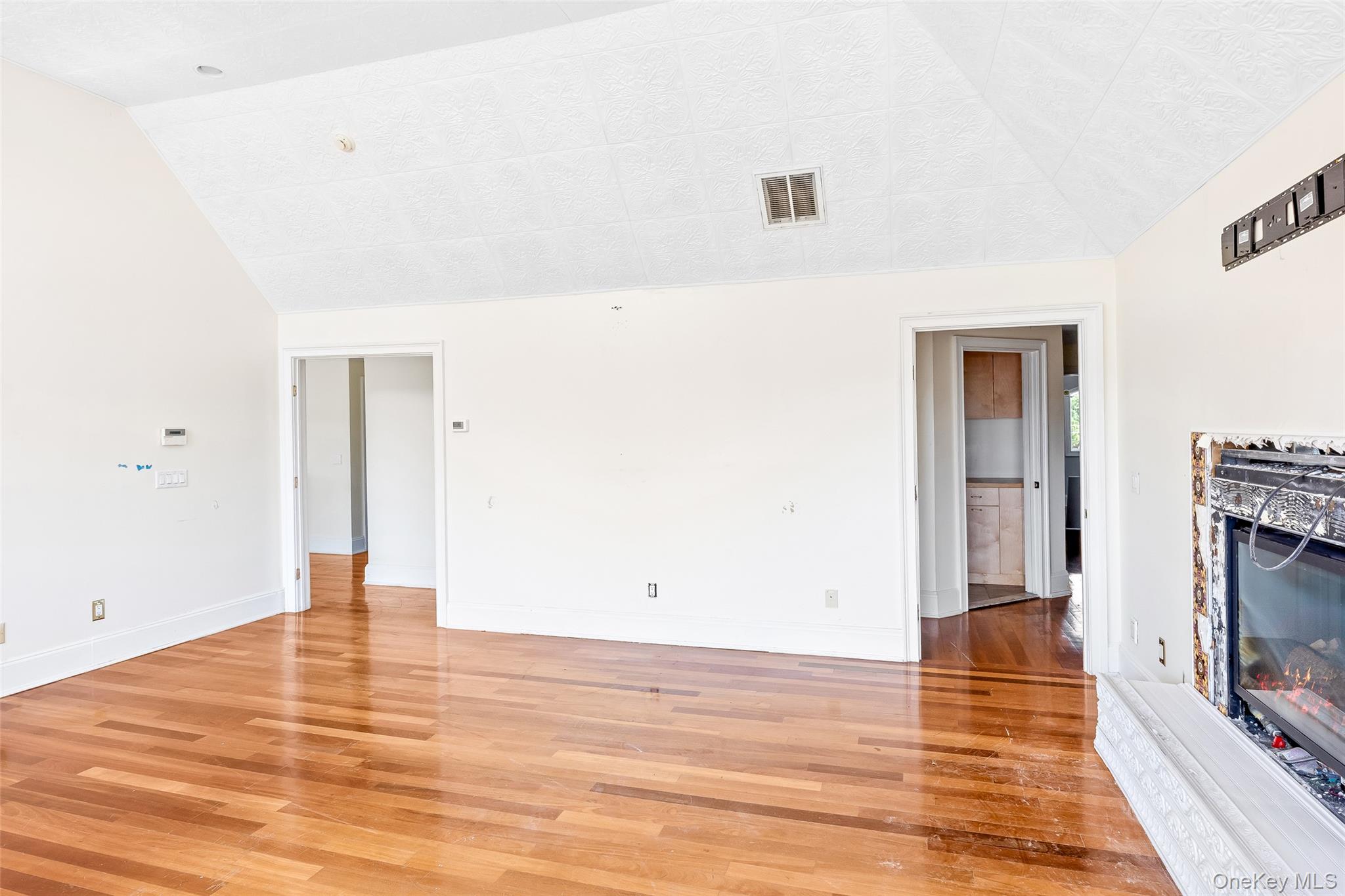 4 Sutton Place