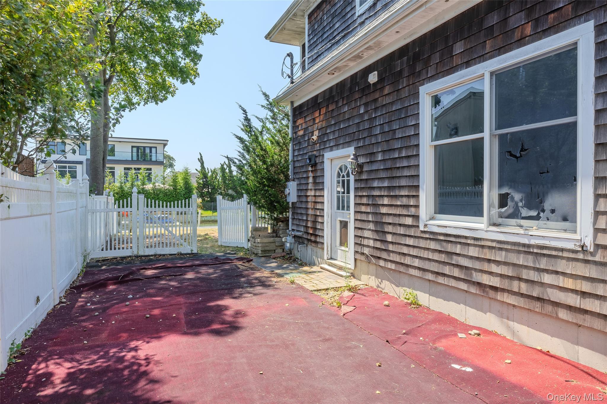4 Sutton Place