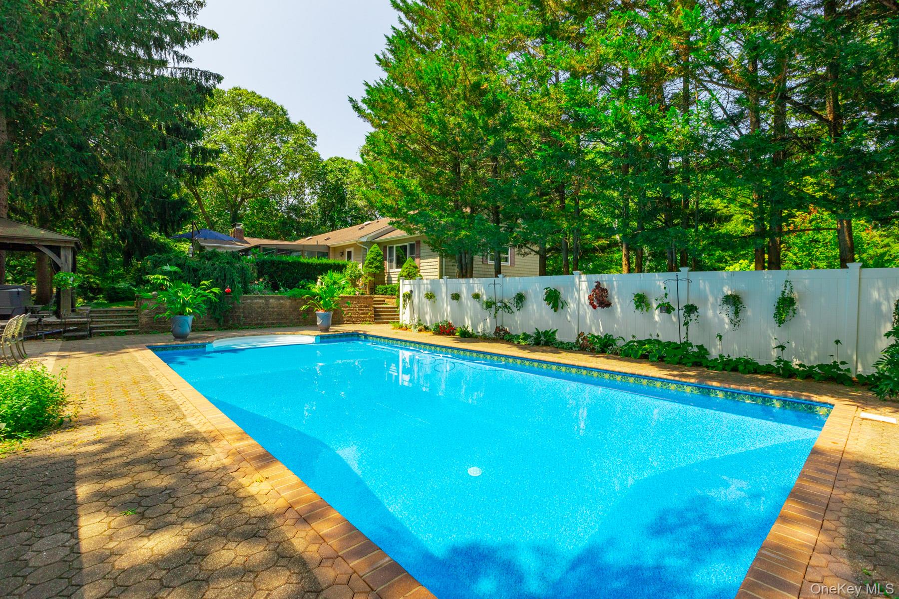 11 Williamsburg Drive