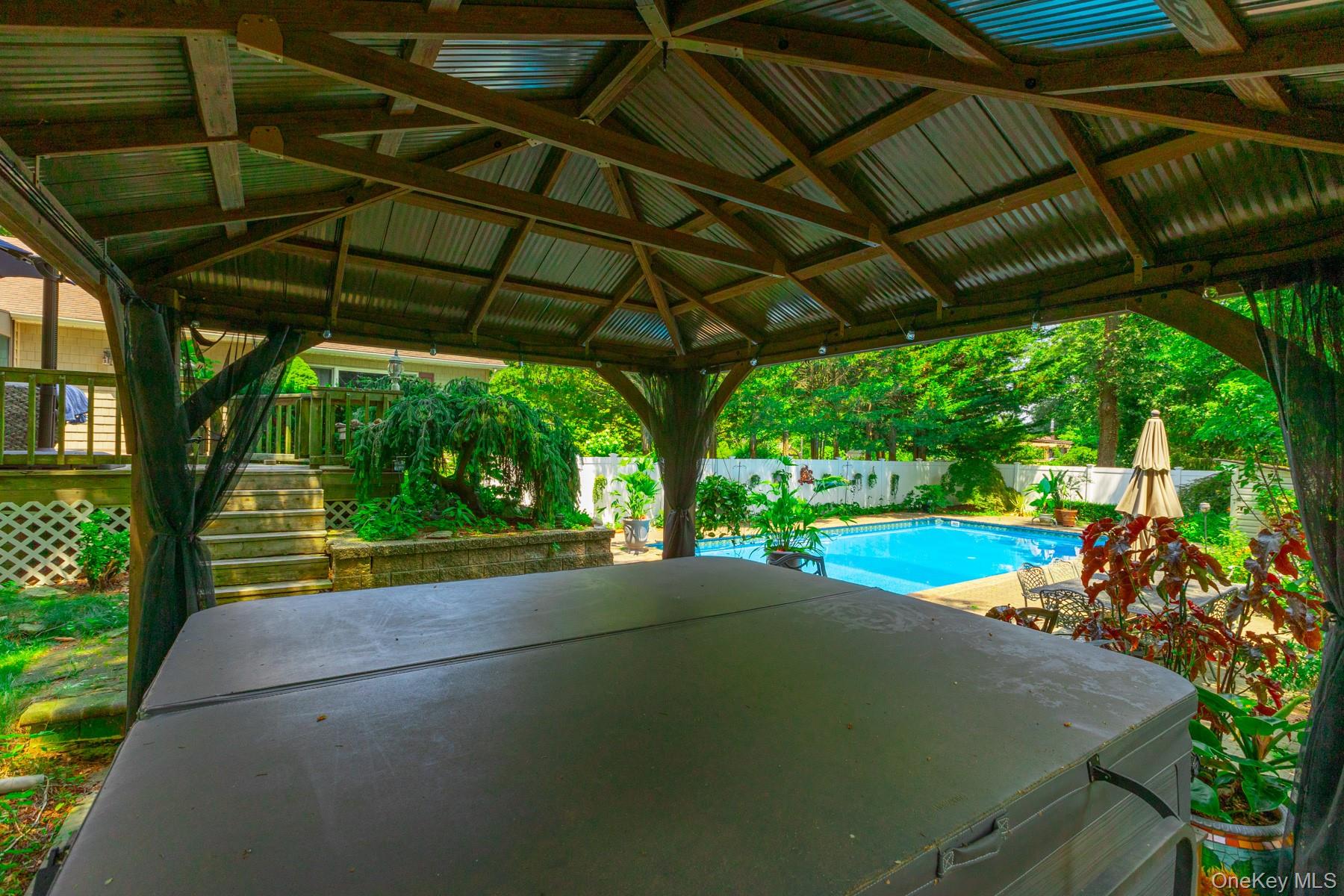 11 Williamsburg Drive