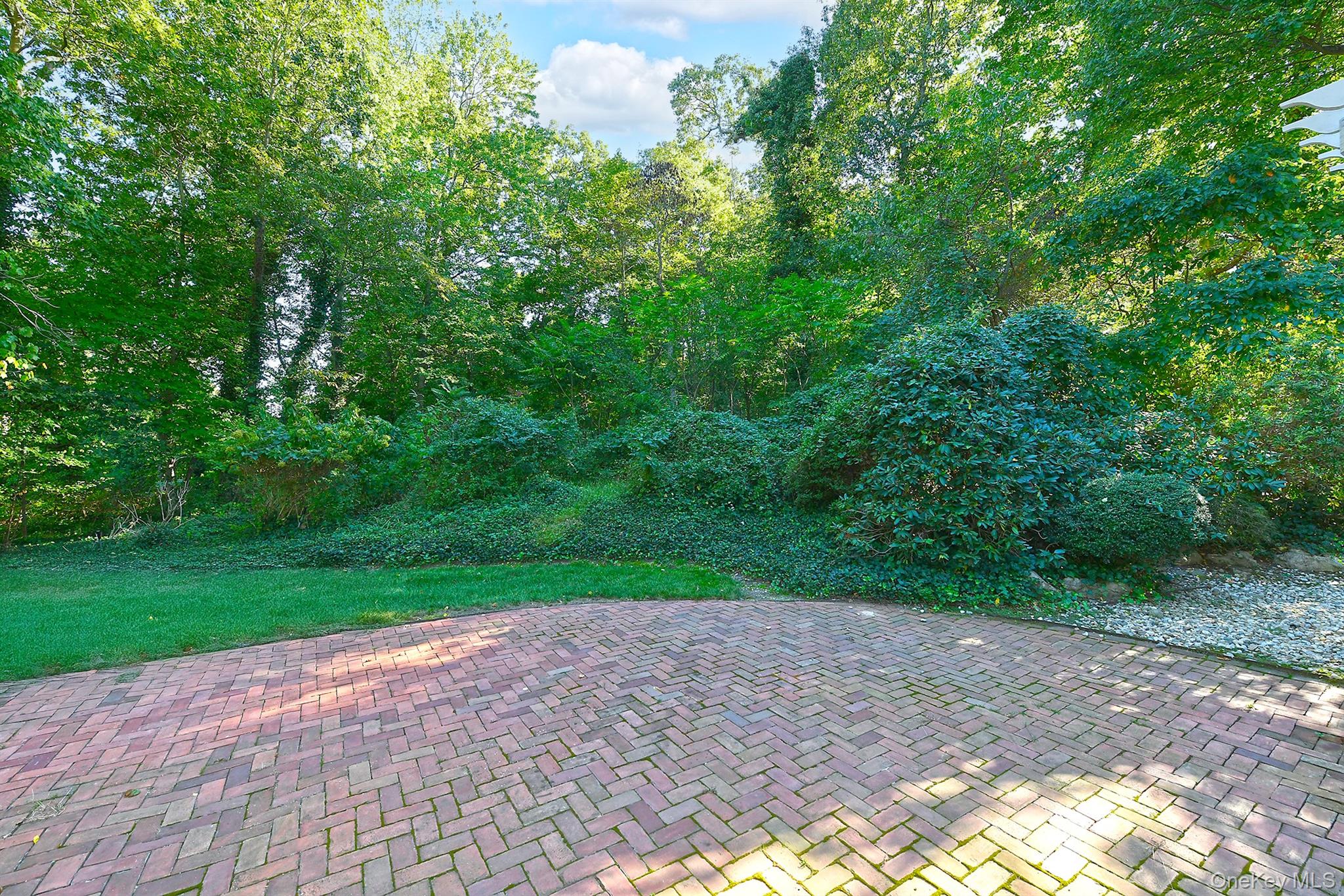 18 W Mall Drive