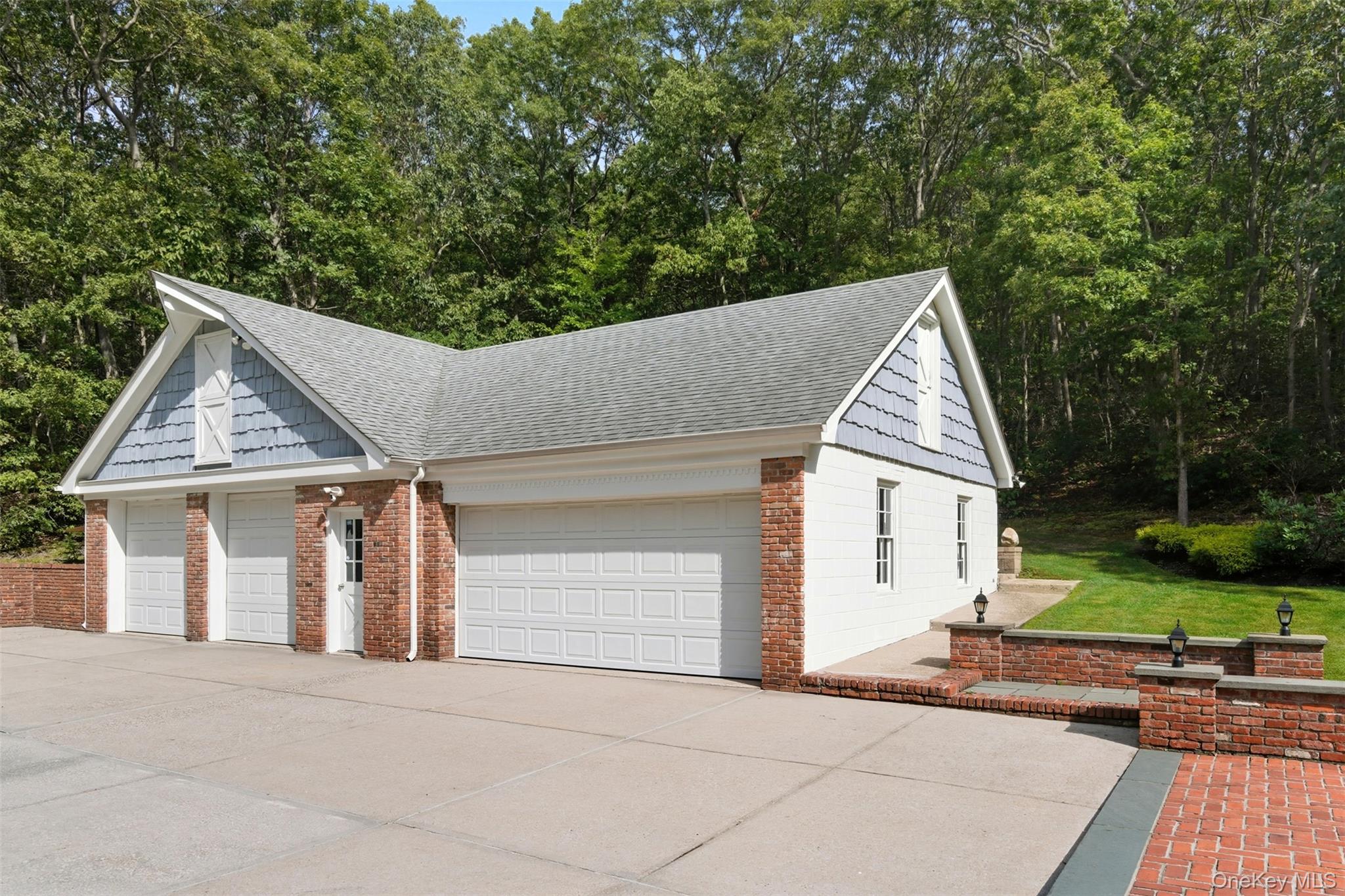 250 Manor Road
