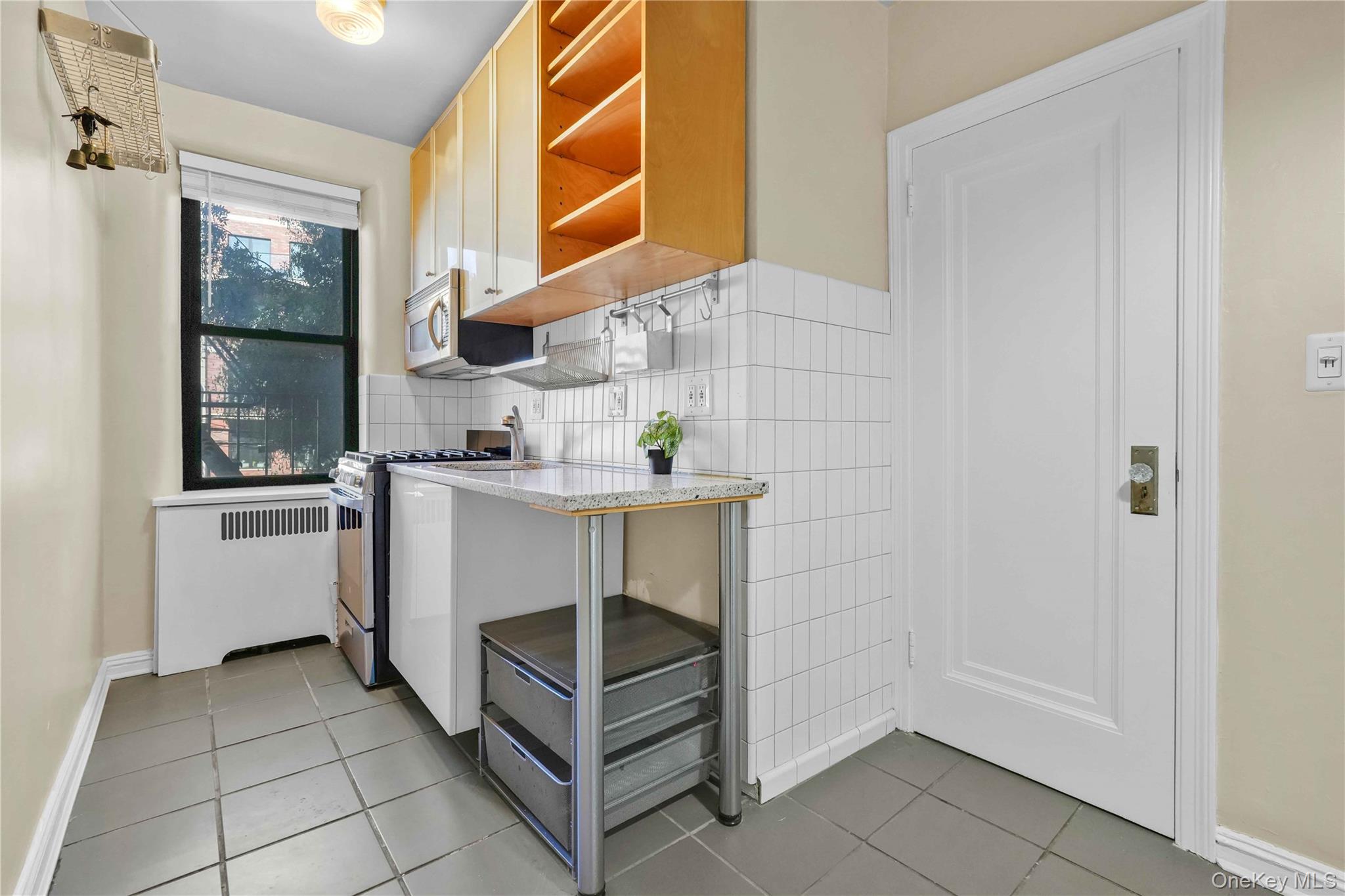 30-83 Crescent Street Unit: 2B