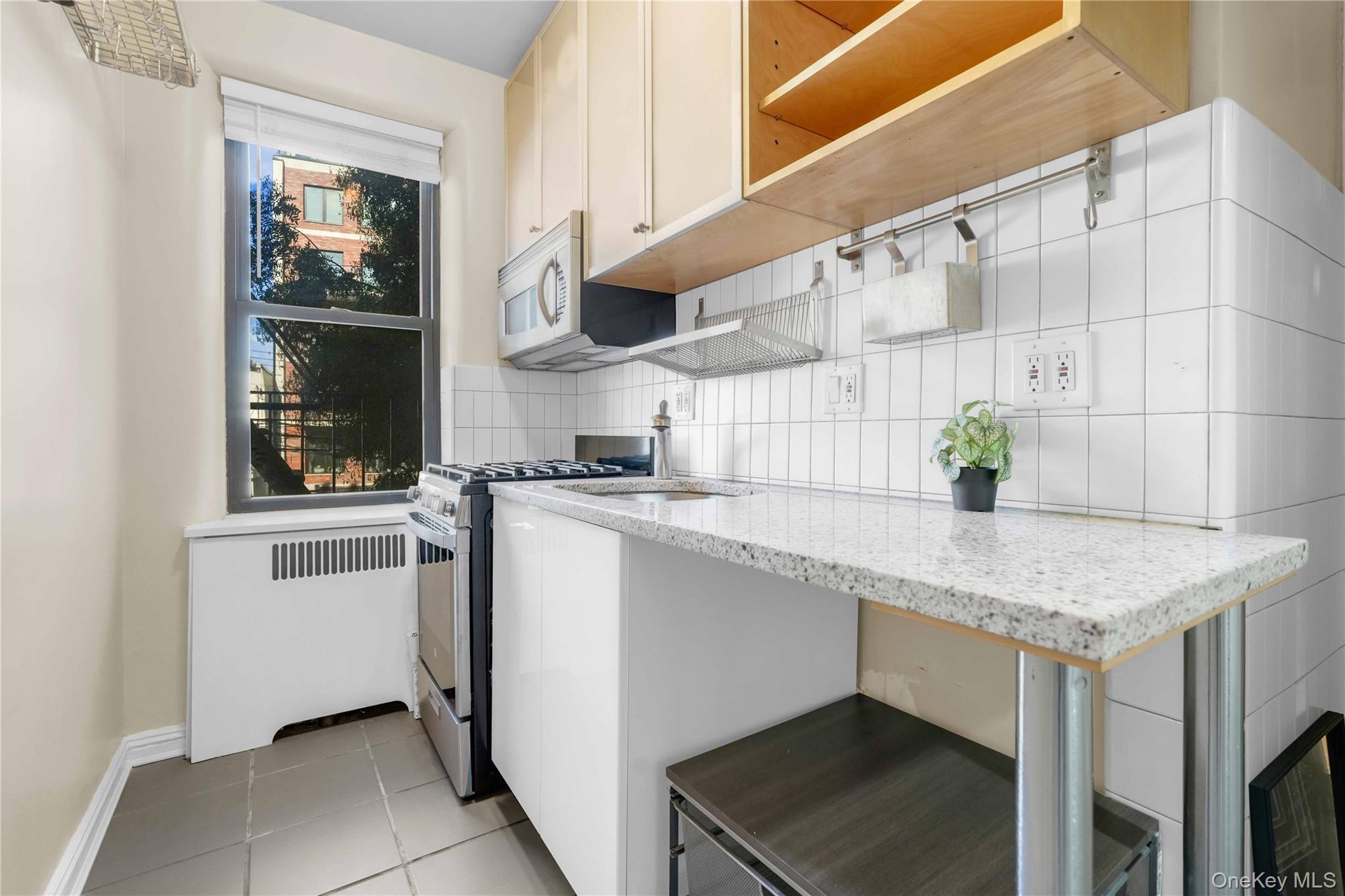 30-83 Crescent Street Unit: 2B