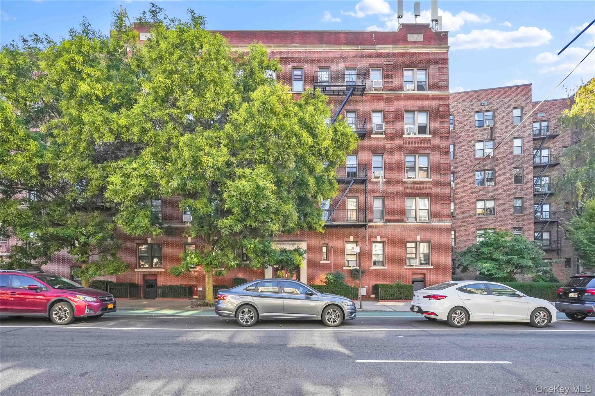 30-83 Crescent Street Unit: 2B