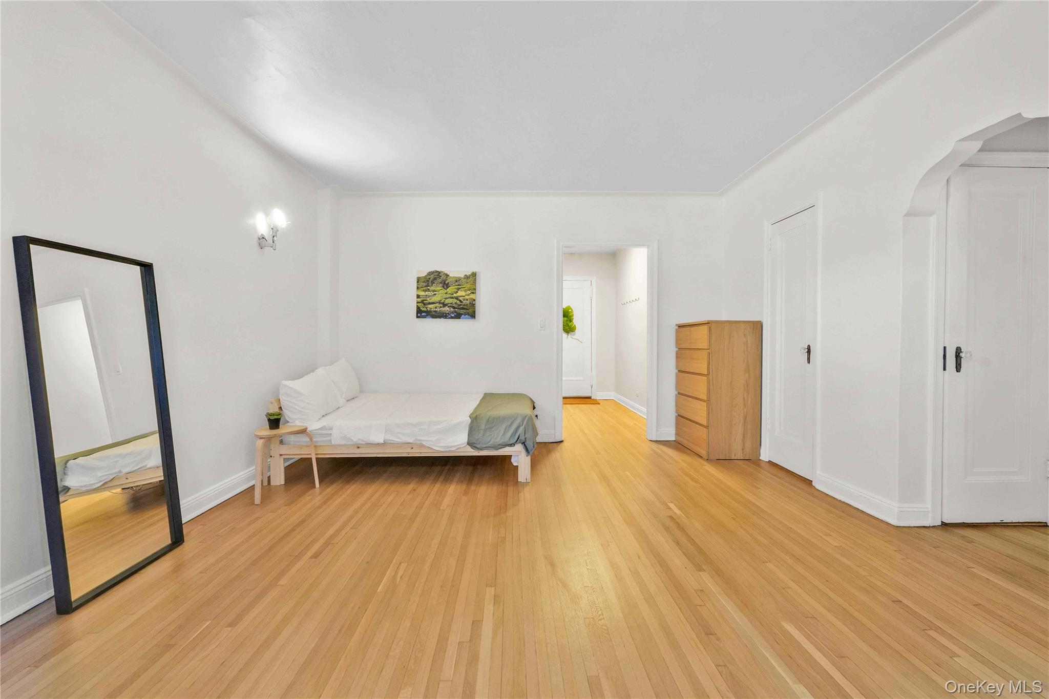 30-83 Crescent Street Unit: 2B