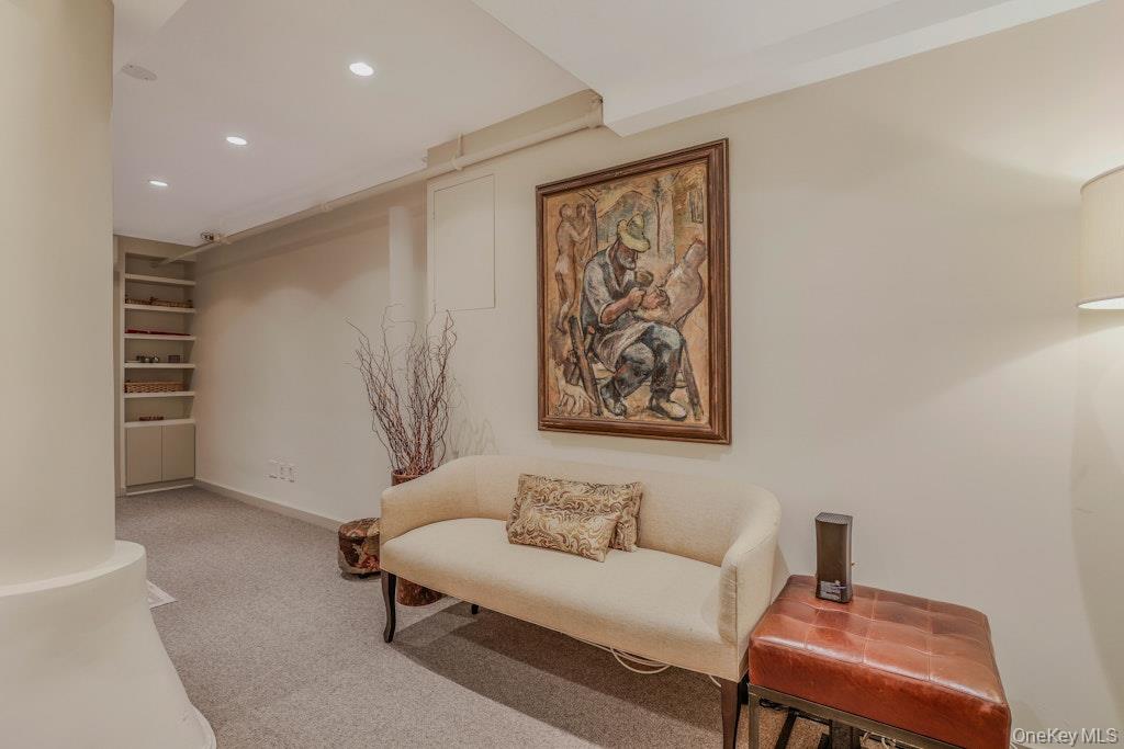 155 W 15th Street Unit: 1E