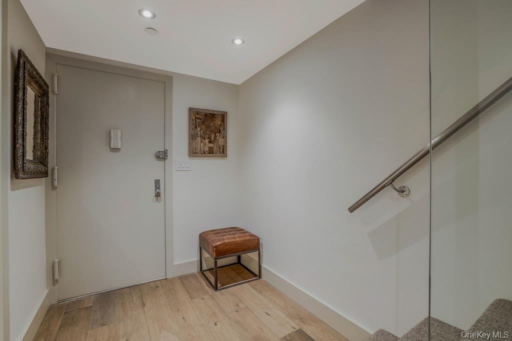 155 W 15th Street Unit: 1E