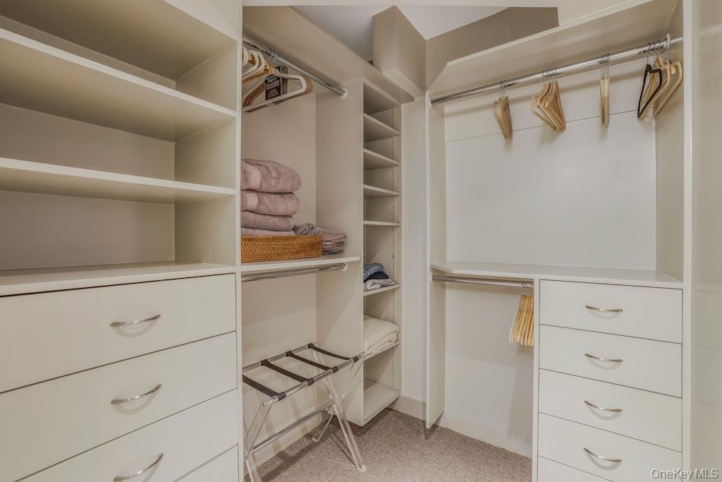 155 W 15th Street Unit: 1E