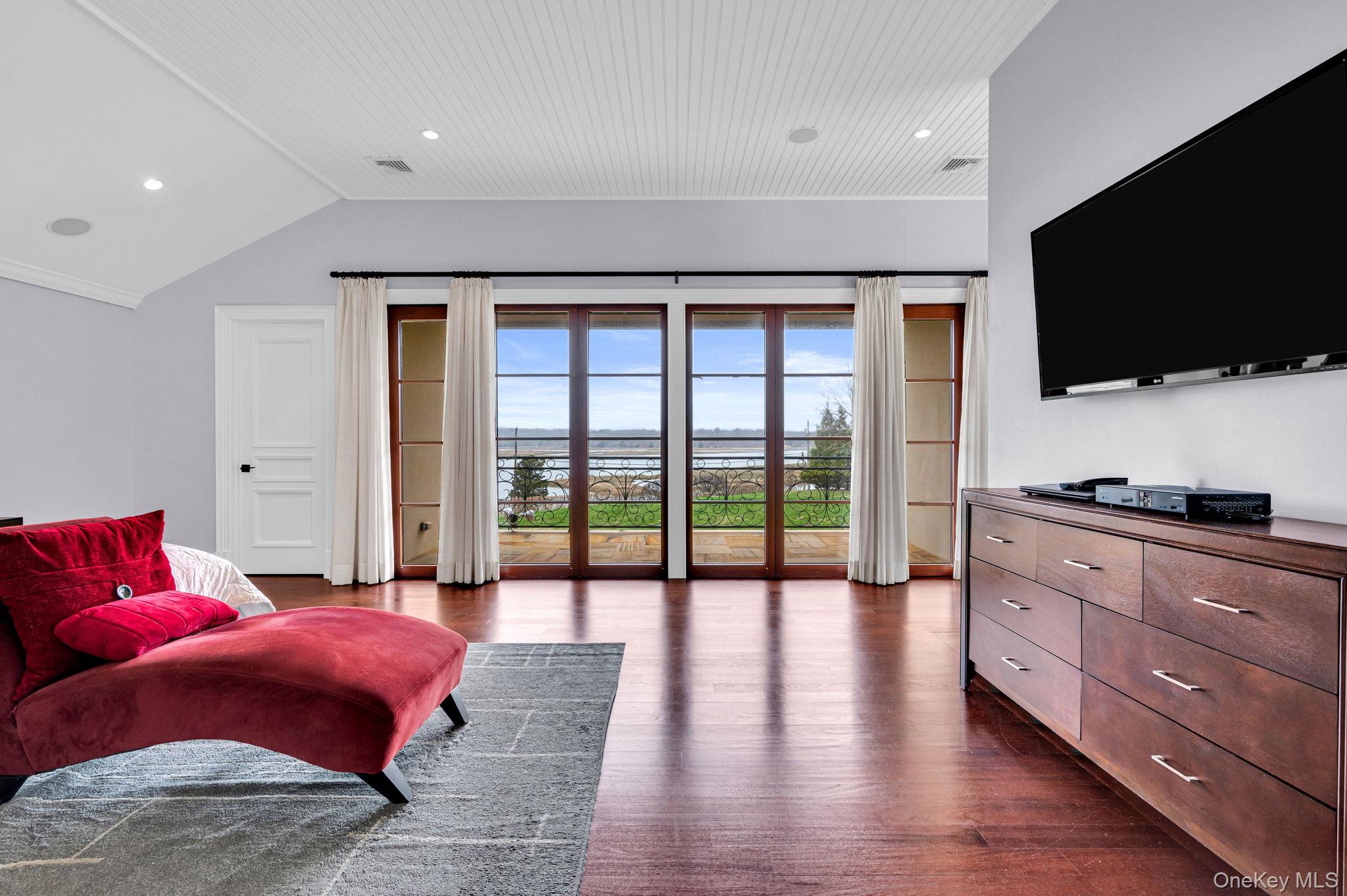 717 Short Beach Road