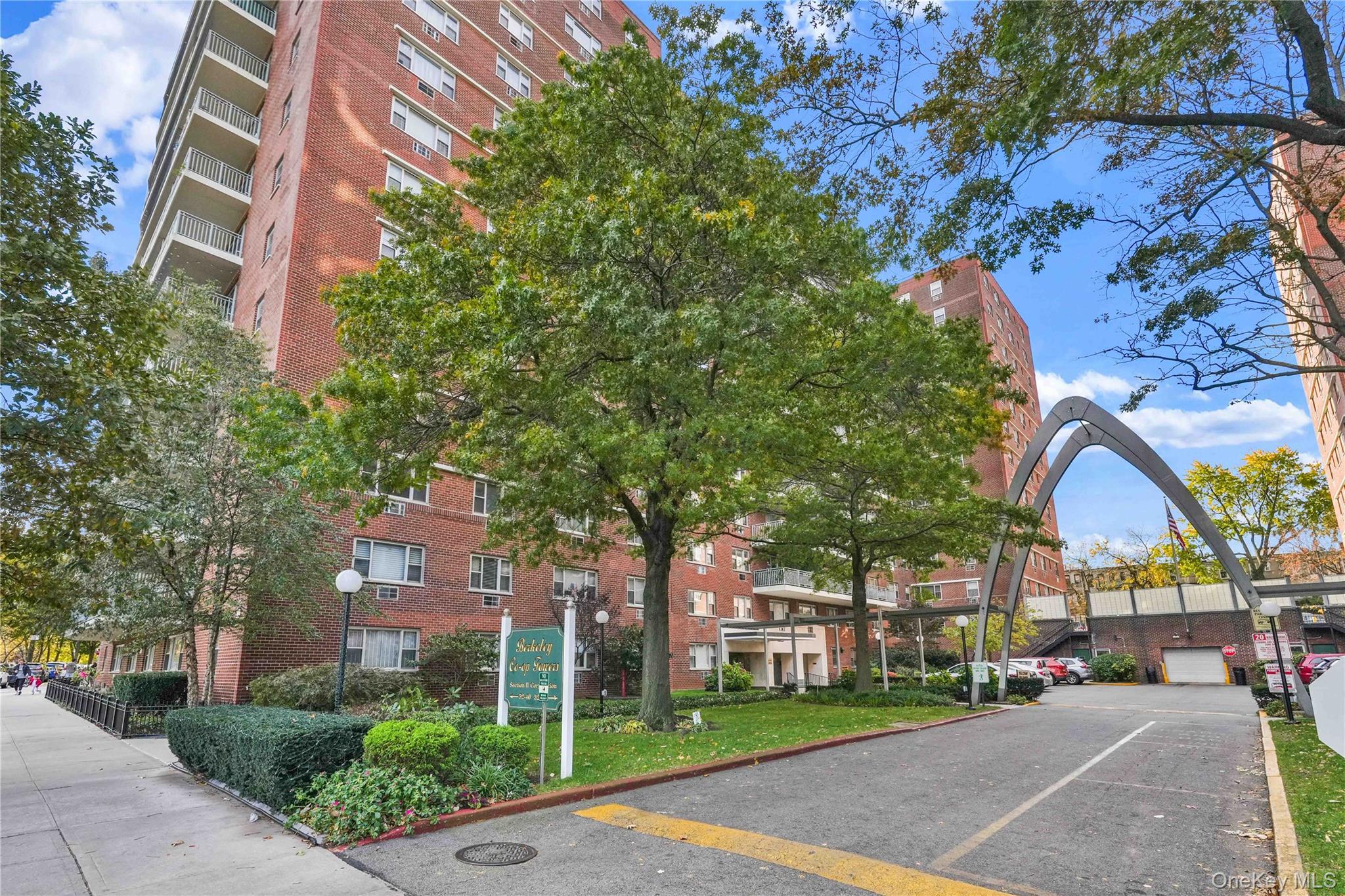 52-40 39th Drive Unit: 3U