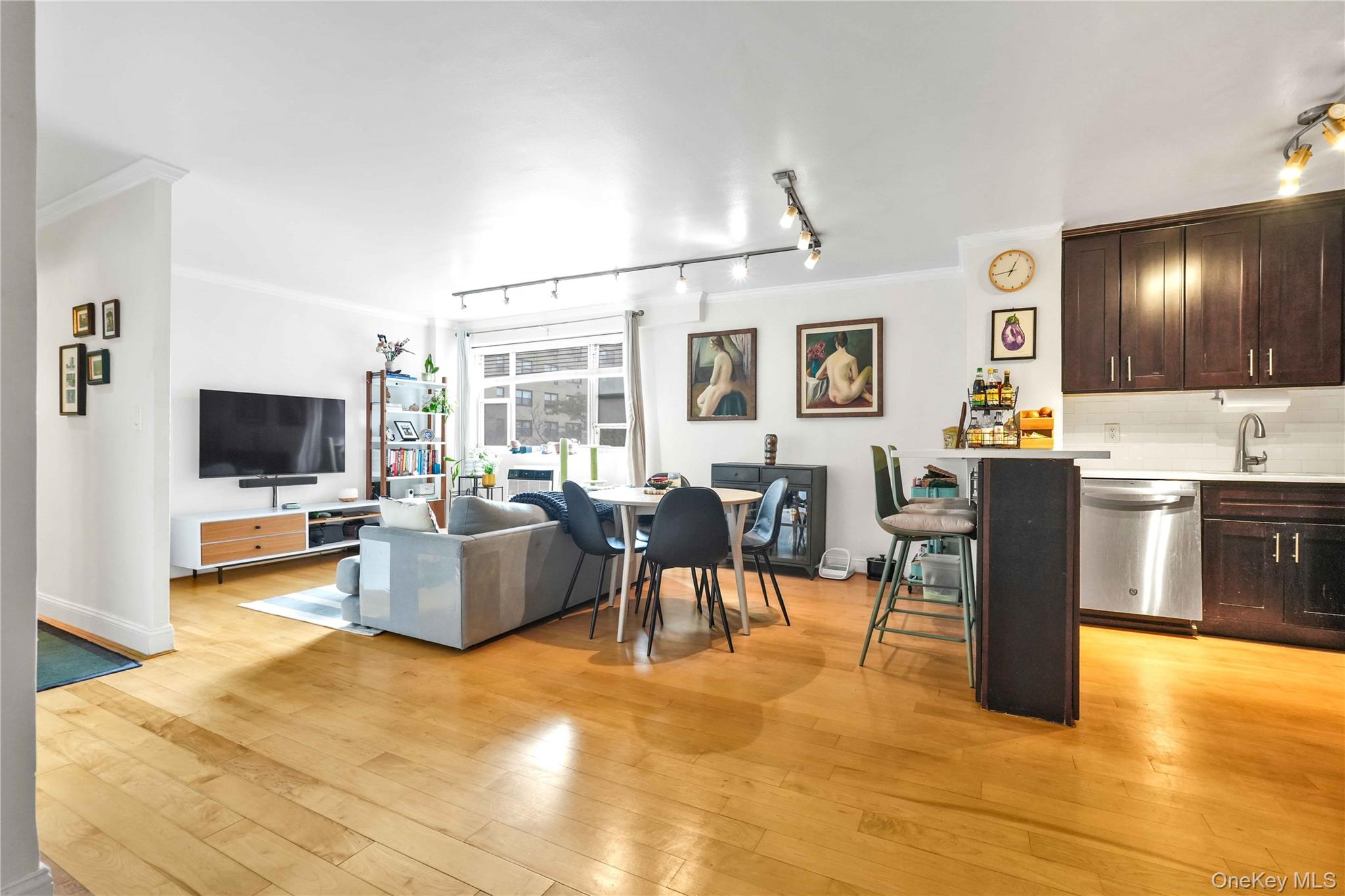 52-40 39th Drive Unit: 3U