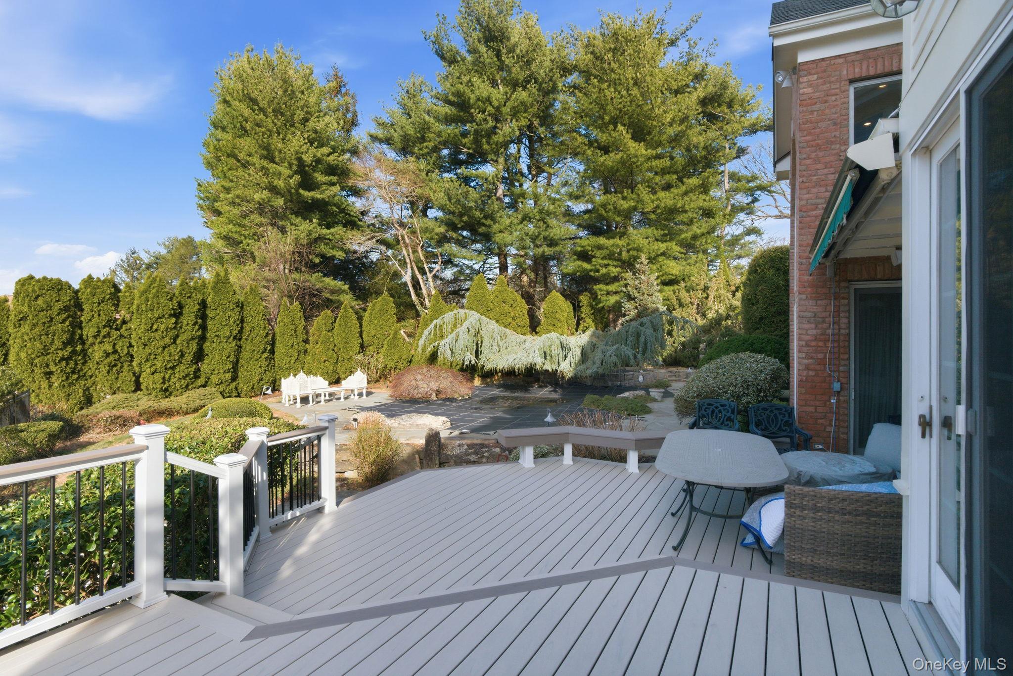 19 Cobblestone Court