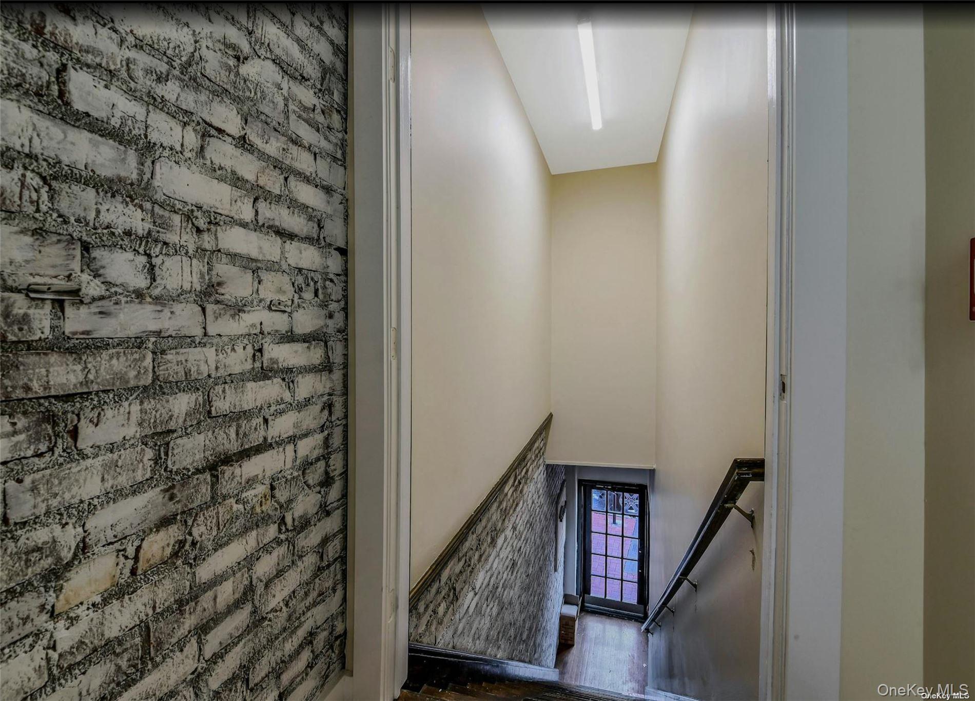 400 A New York Avenue Unit: 1