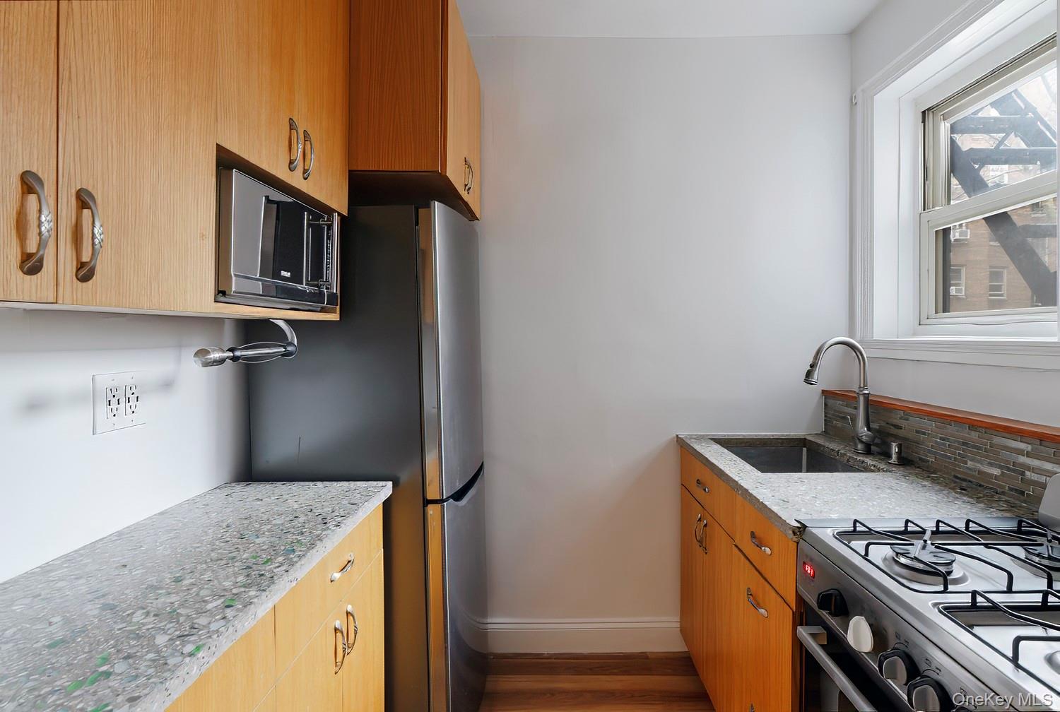 48-50 44th Street Unit: 3E